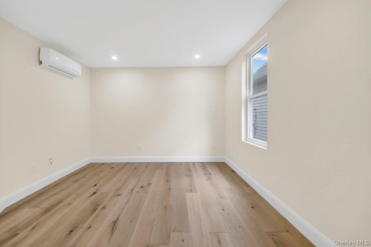 #7 photo, 61 Edgewood Avenue, Yonkers , NY 10704