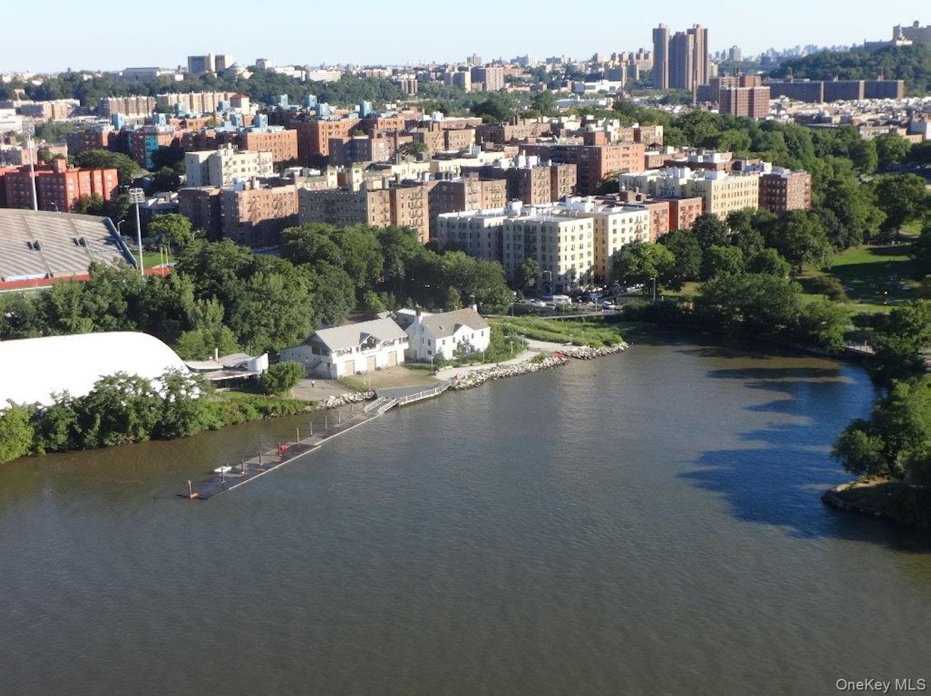 #19 photo, 2500 Johnson Avenue, ブロンクス区 Bronx , NY 10463