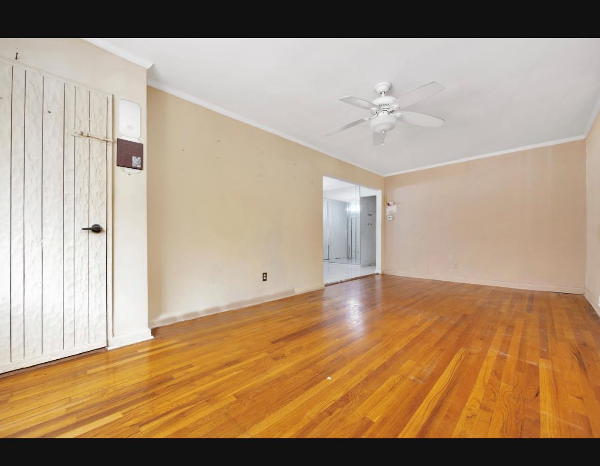 #10 photo, 7510 Juniper Boulevard, কুইন্‌স Middle Village , NY 11379