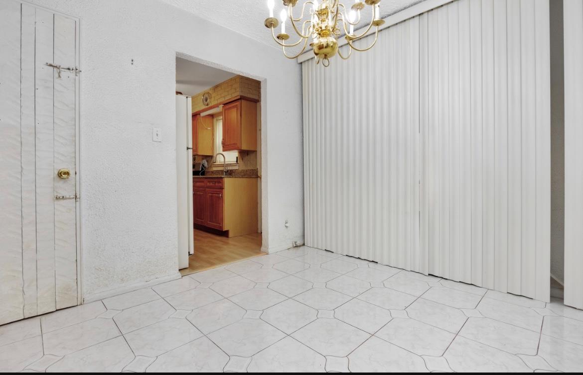 #12 photo, 7510 Juniper Boulevard, কুইন্‌স Middle Village , NY 11379