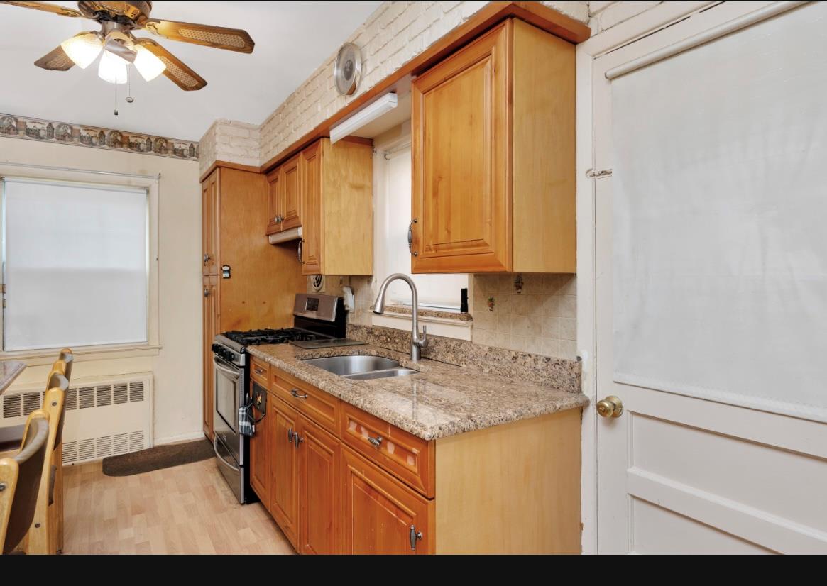 #13 photo, 7510 Juniper Boulevard, কুইন্‌স Middle Village , NY 11379