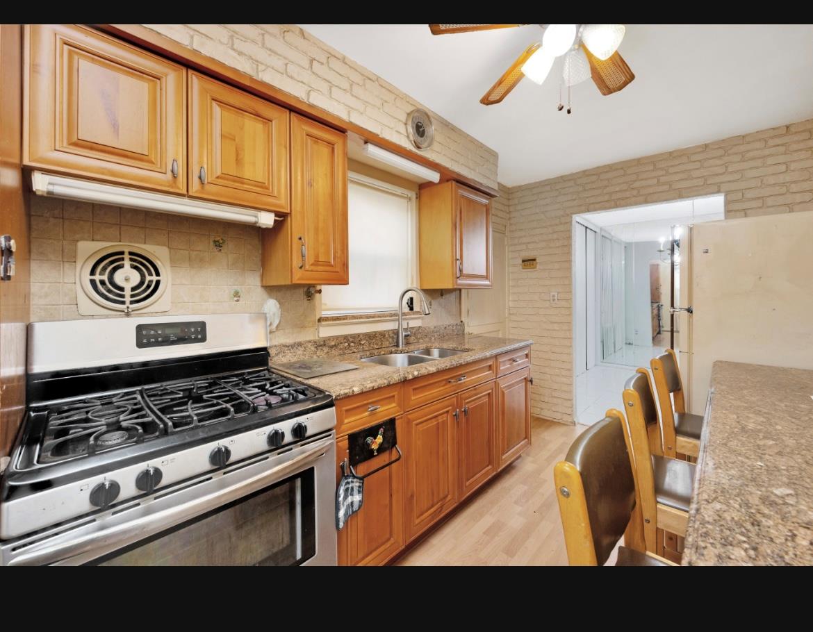 #16 photo, 7510 Juniper Boulevard, কুইন্‌স Middle Village , NY 11379