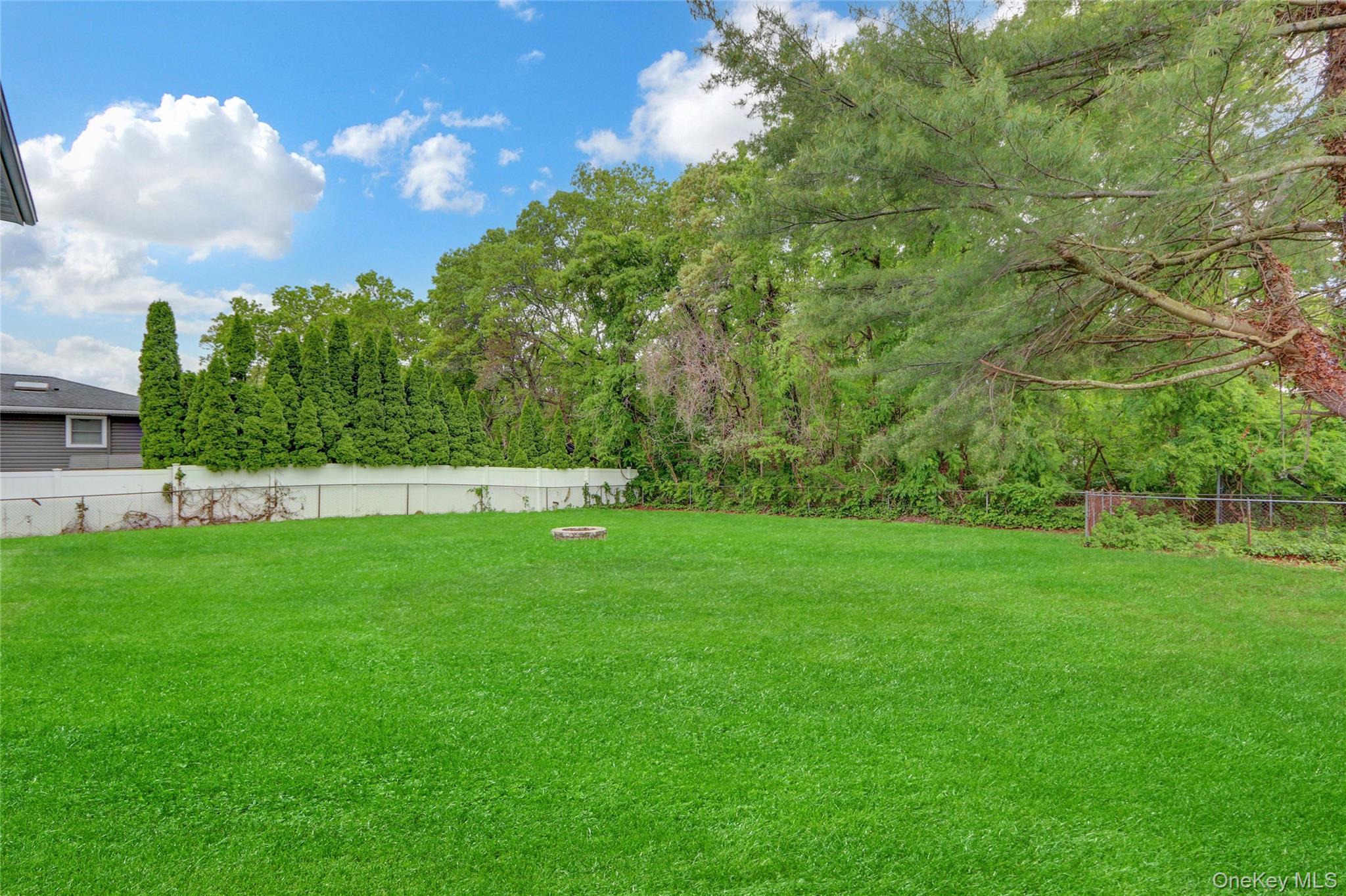 #18 photo, 16 Allegheny Drive, サフォーク郡 Farmingville , NY 11738