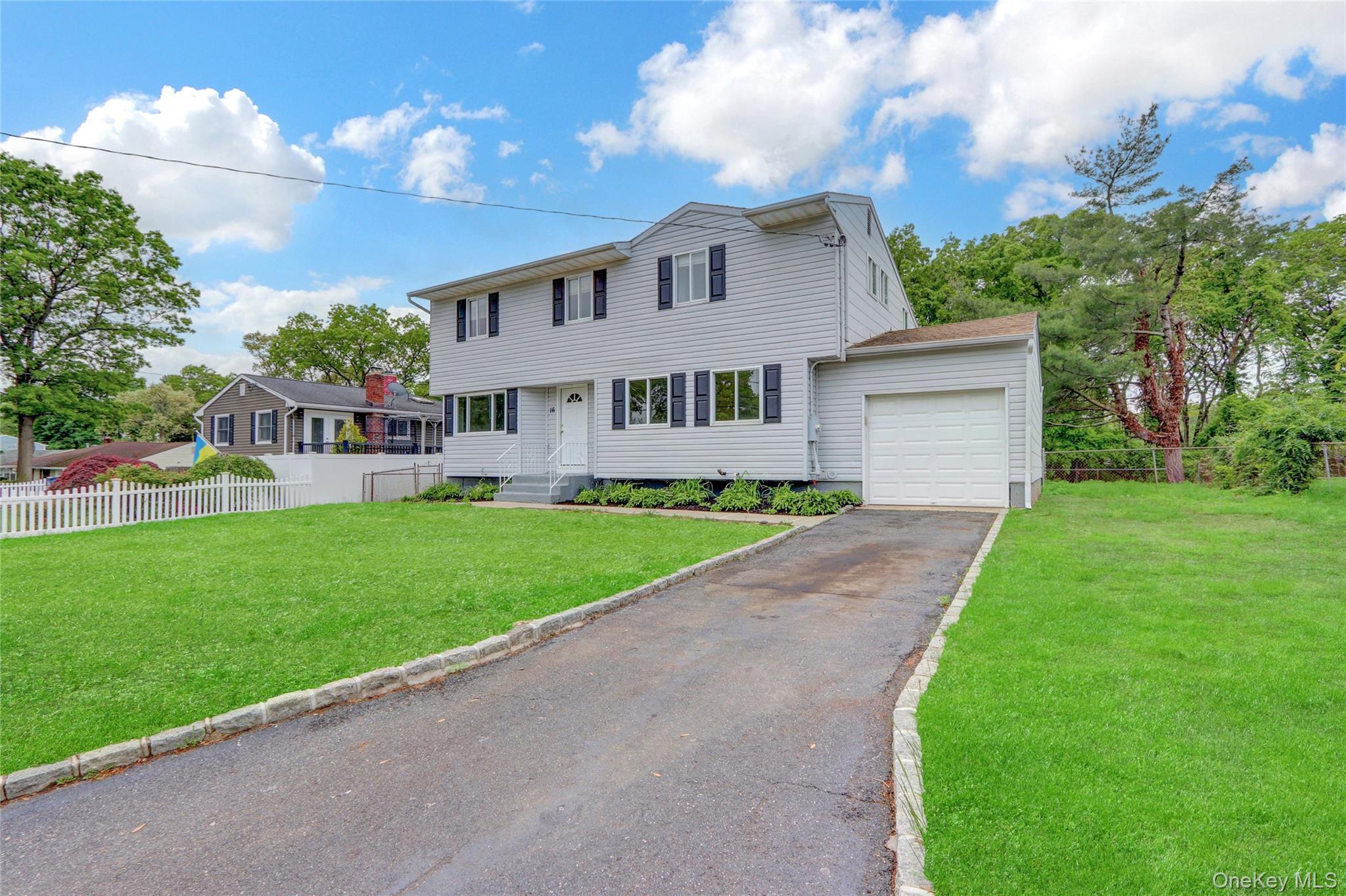 #2 photo, 16 Allegheny Drive, サフォーク郡 Farmingville , NY 11738