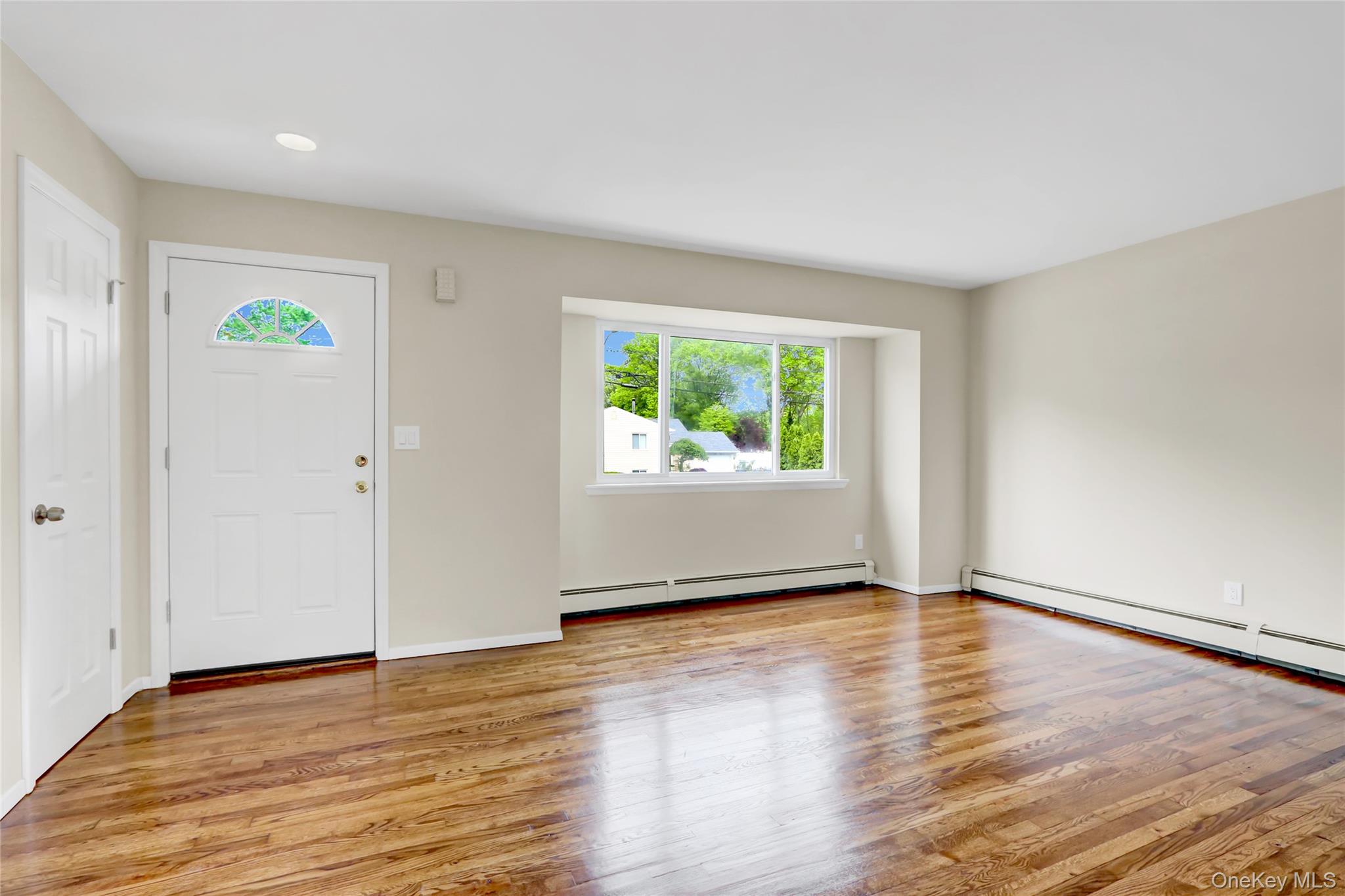 #4 photo, 16 Allegheny Drive, サフォーク郡 Farmingville , NY 11738