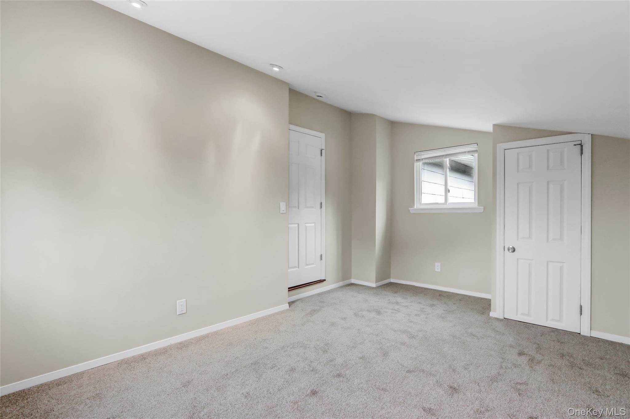 #9 photo, 16 Allegheny Drive, サフォーク郡 Farmingville , NY 11738