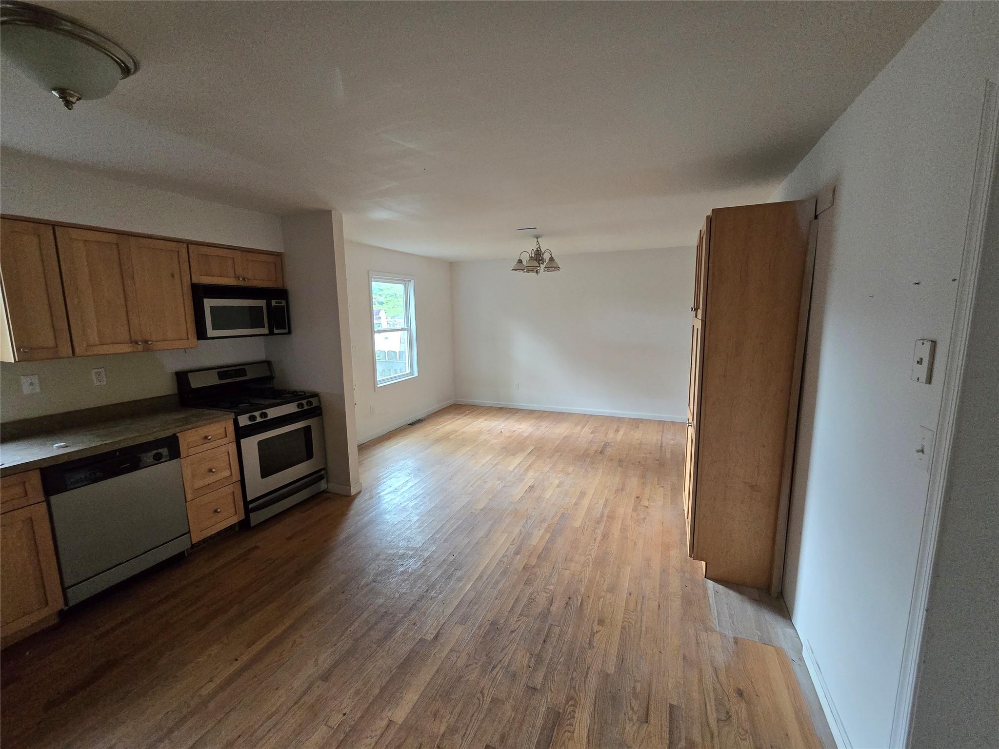 #8 photo, 27 Thompson Street, Port Jervis , NY 12771