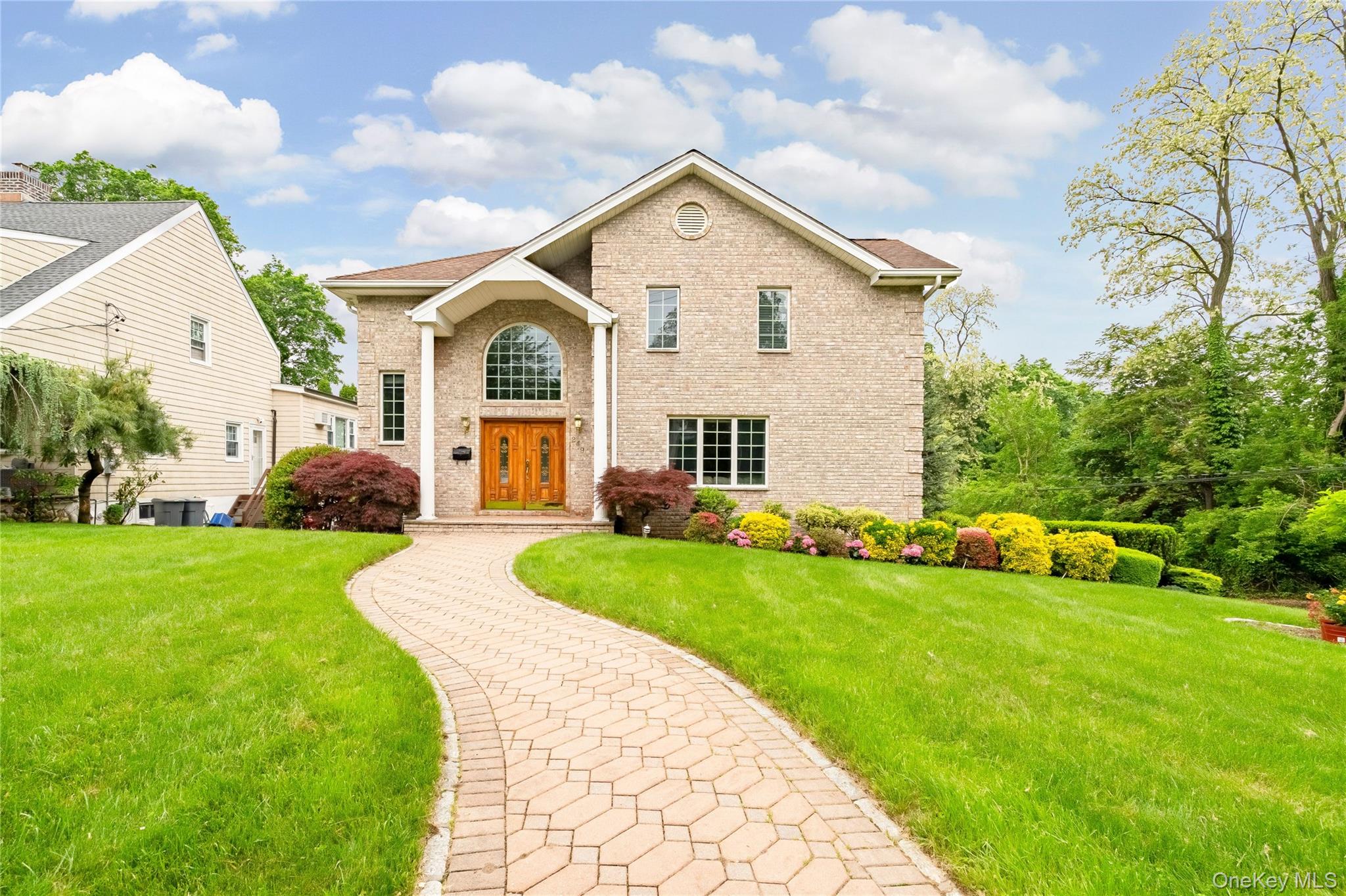 #2 photo, 249 Park Avenue, Eastchester , NY 10709