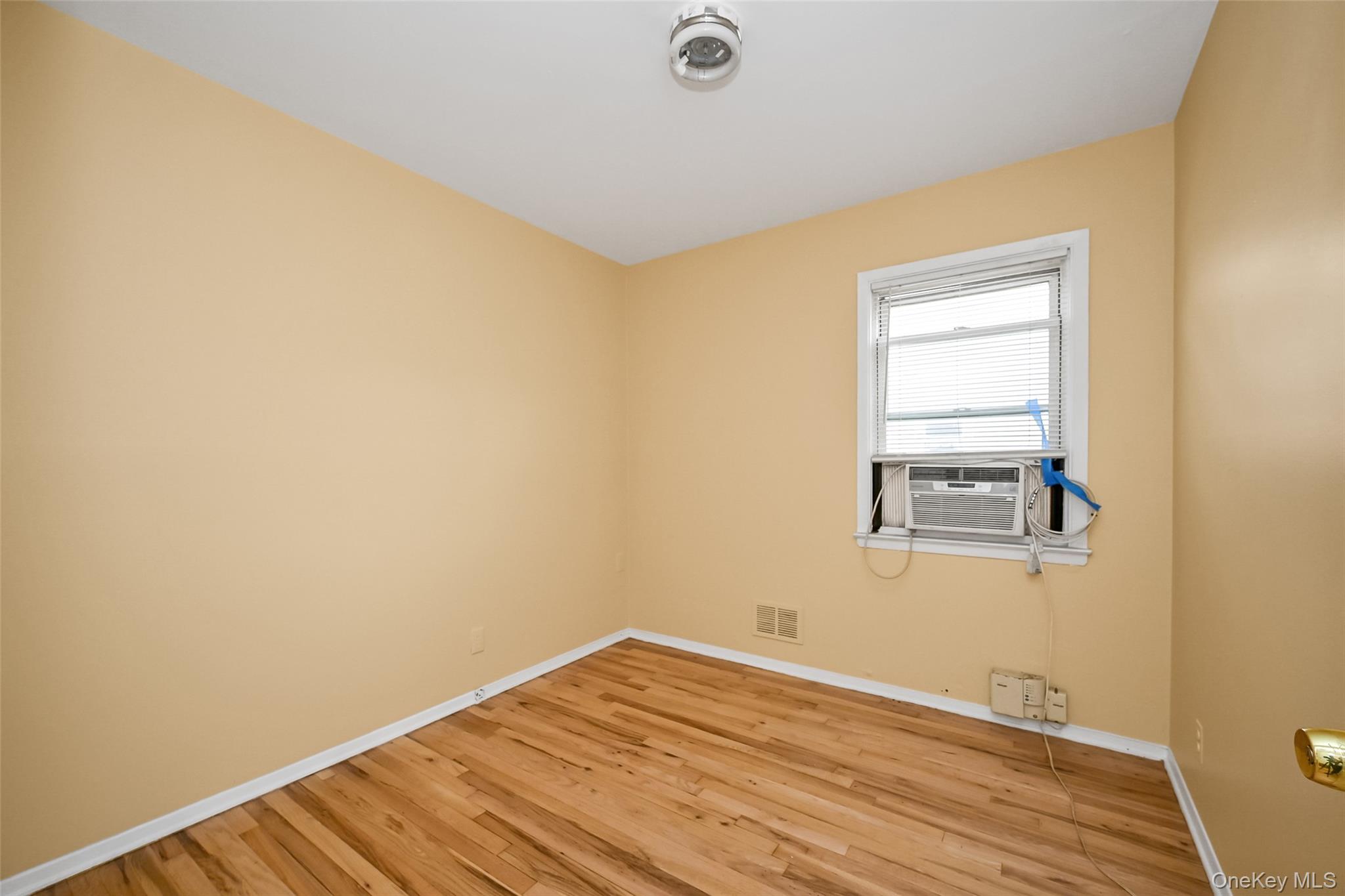 #13 photo, 97-16 222nd Street, クイーンズ区 Queens Village , NY 11429