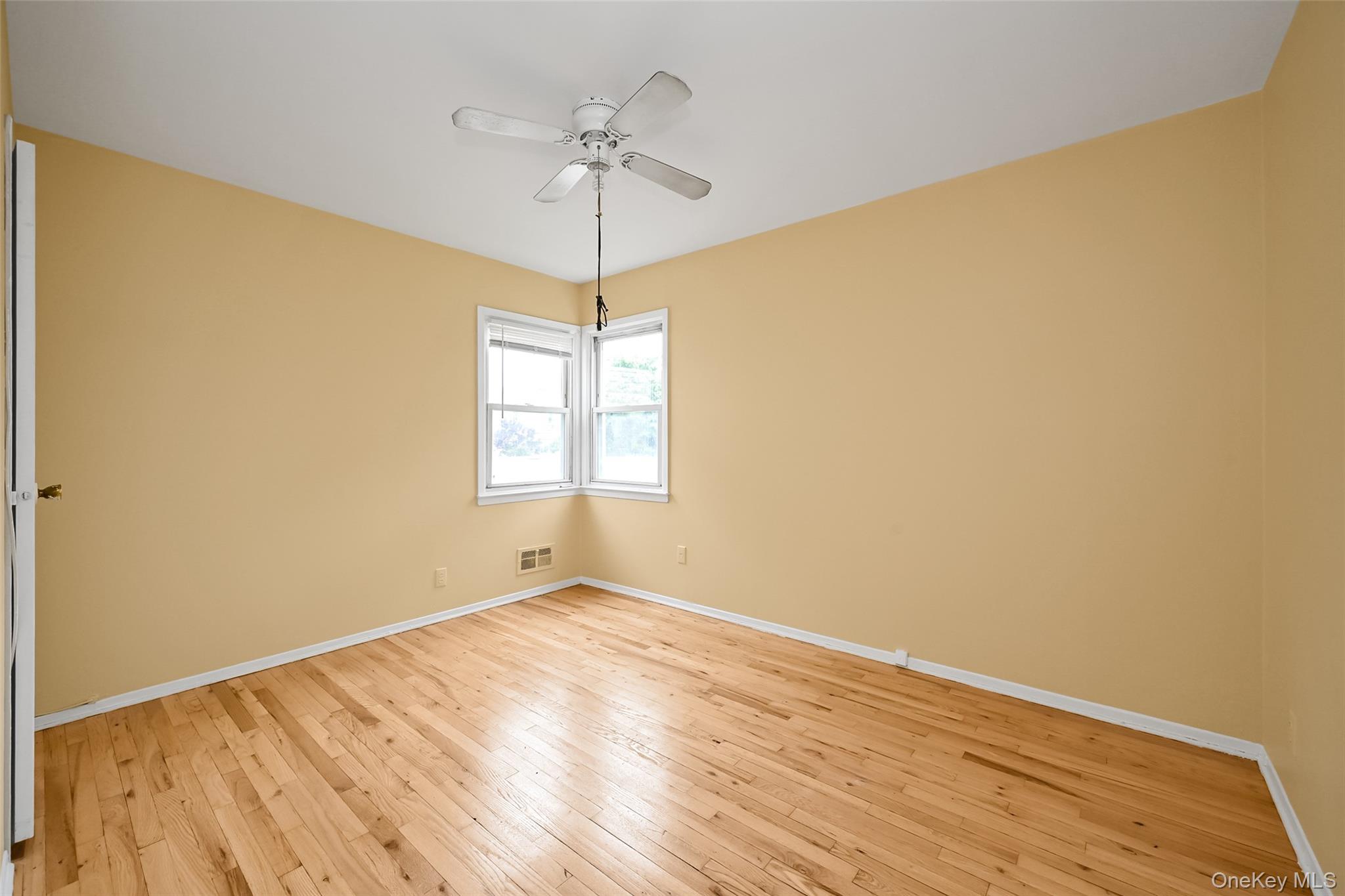 #14 photo, 97-16 222nd Street, クイーンズ区 Queens Village , NY 11429