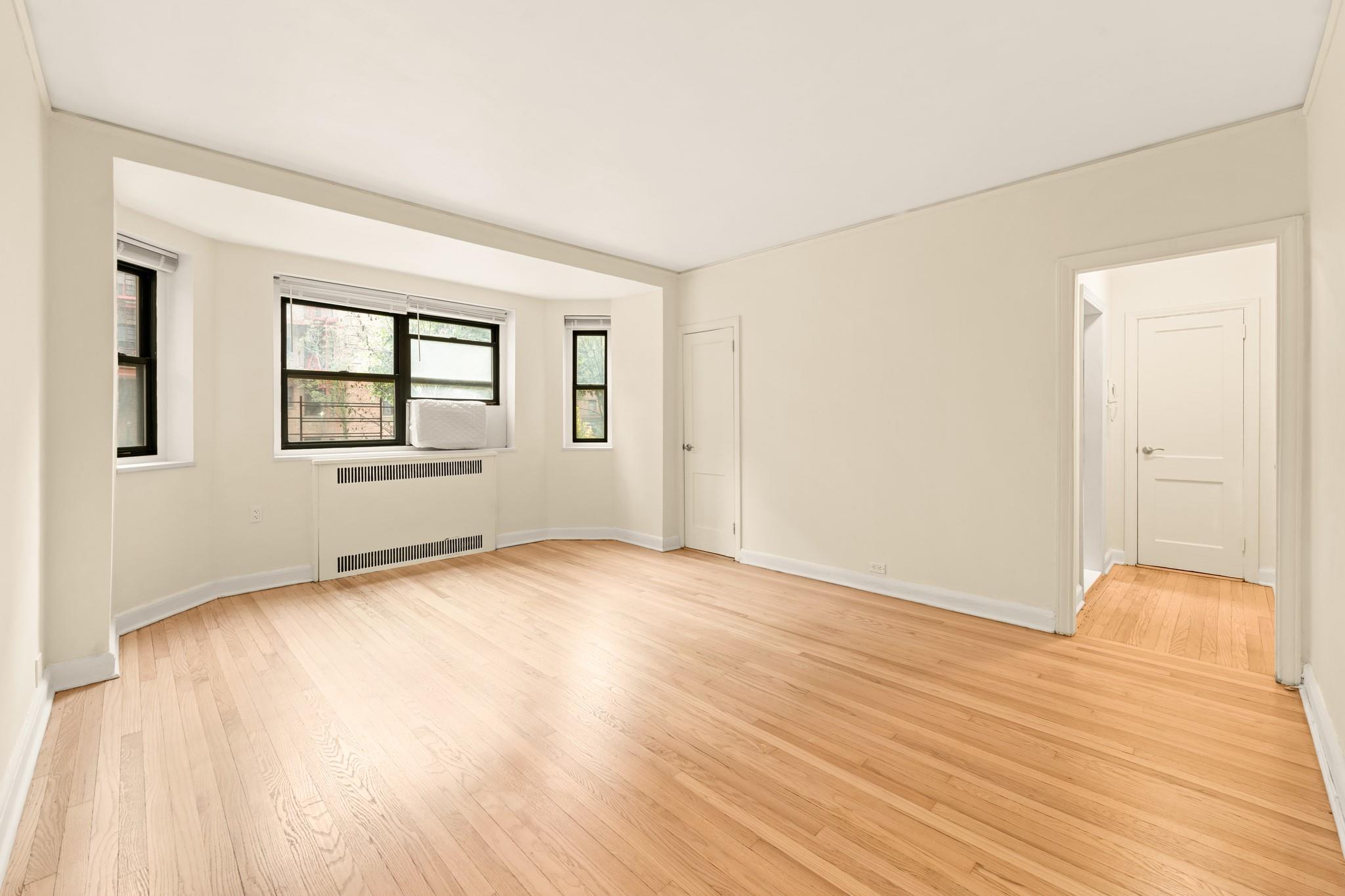 #5 photo, 34-21 78th Street, クイーンズ区 Jackson Heights , NY 11372