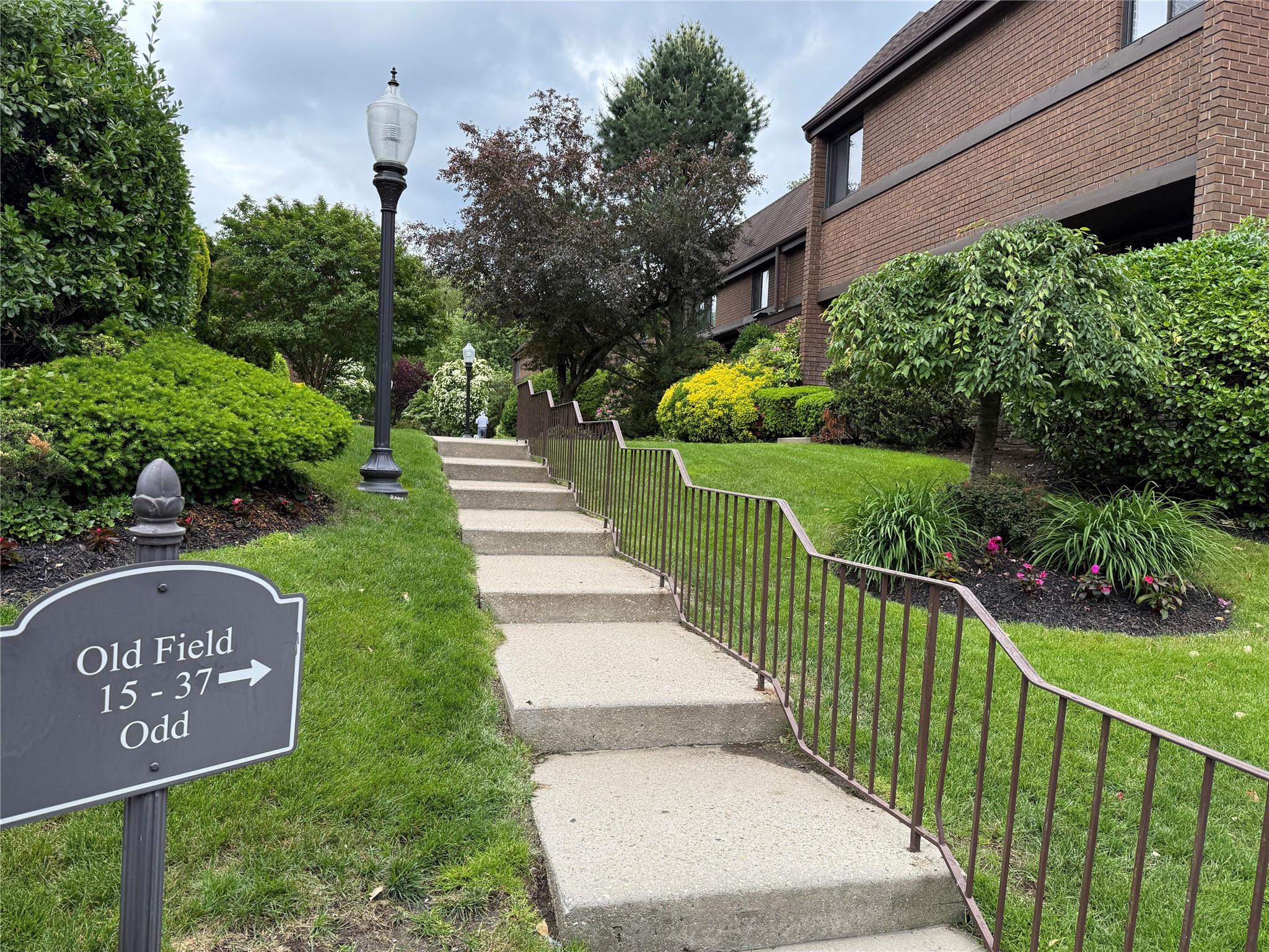 #1 photo, 15 Oldfield Road, Roslyn , NY 11576