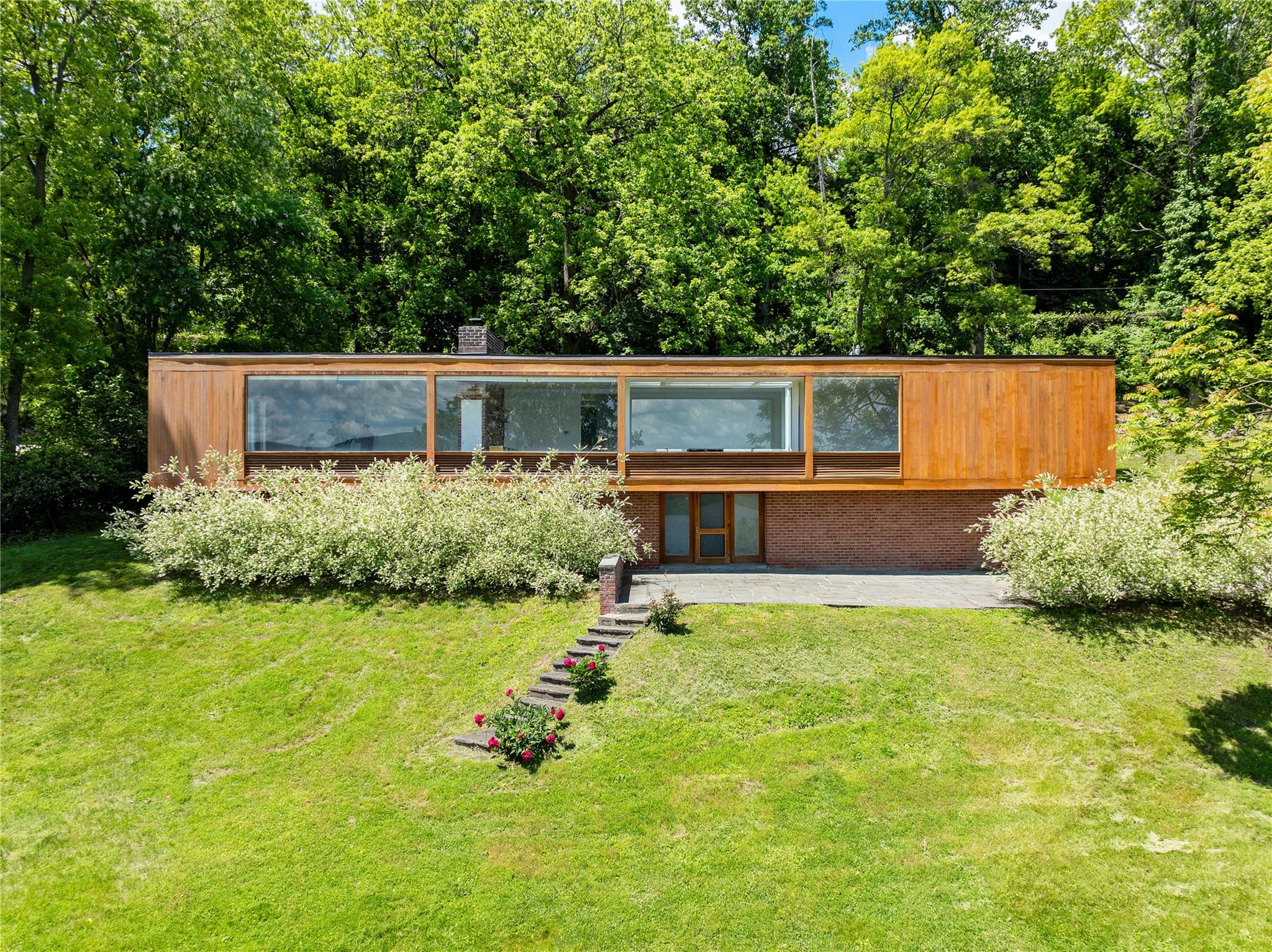 #1 photo, 624 River Road, Newburgh , NY 12550