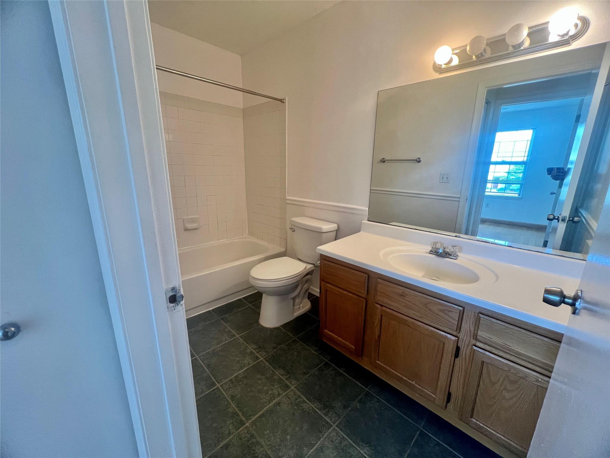 #16 photo, 28 Kent Court, Middletown , NY 10940