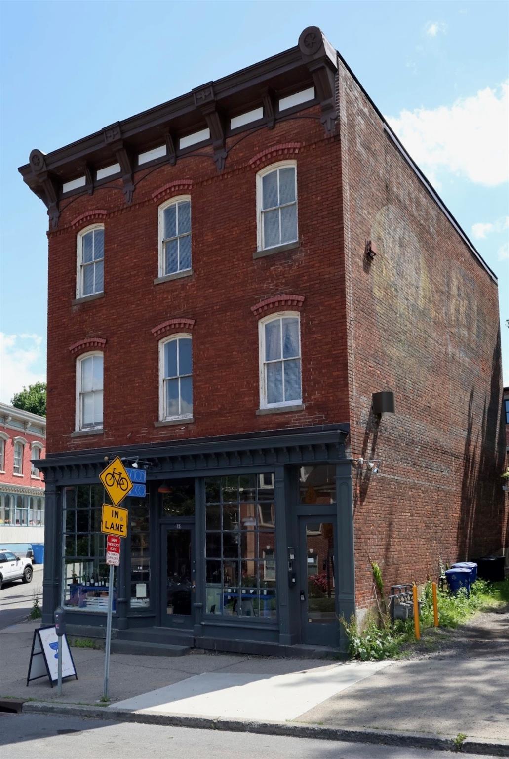 #1 photo, 65 Broadway, Kingston , NY 12401