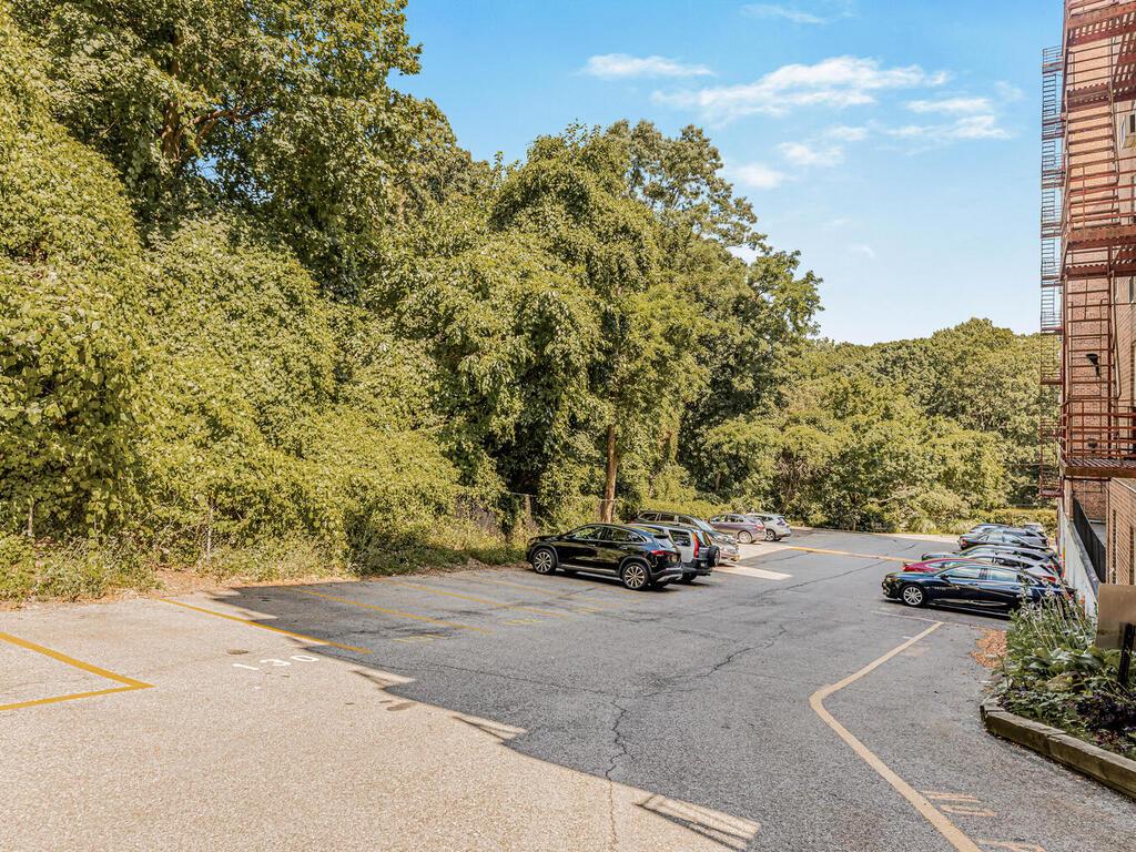 #14 photo, 245 Rumsey Road, Yonkers , NY 10701