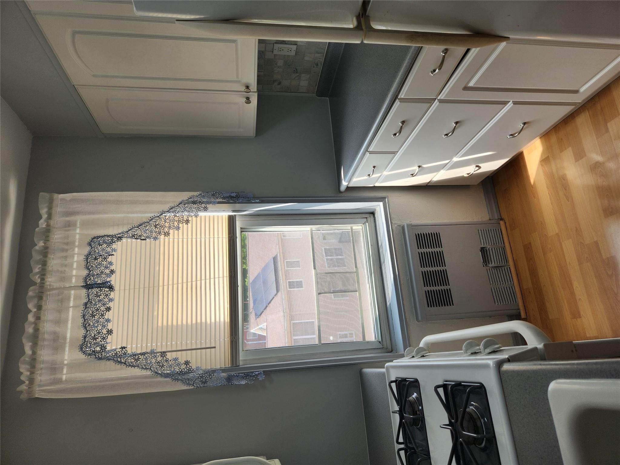 #4 photo, 245 Rumsey Road, Yonkers , NY 10701