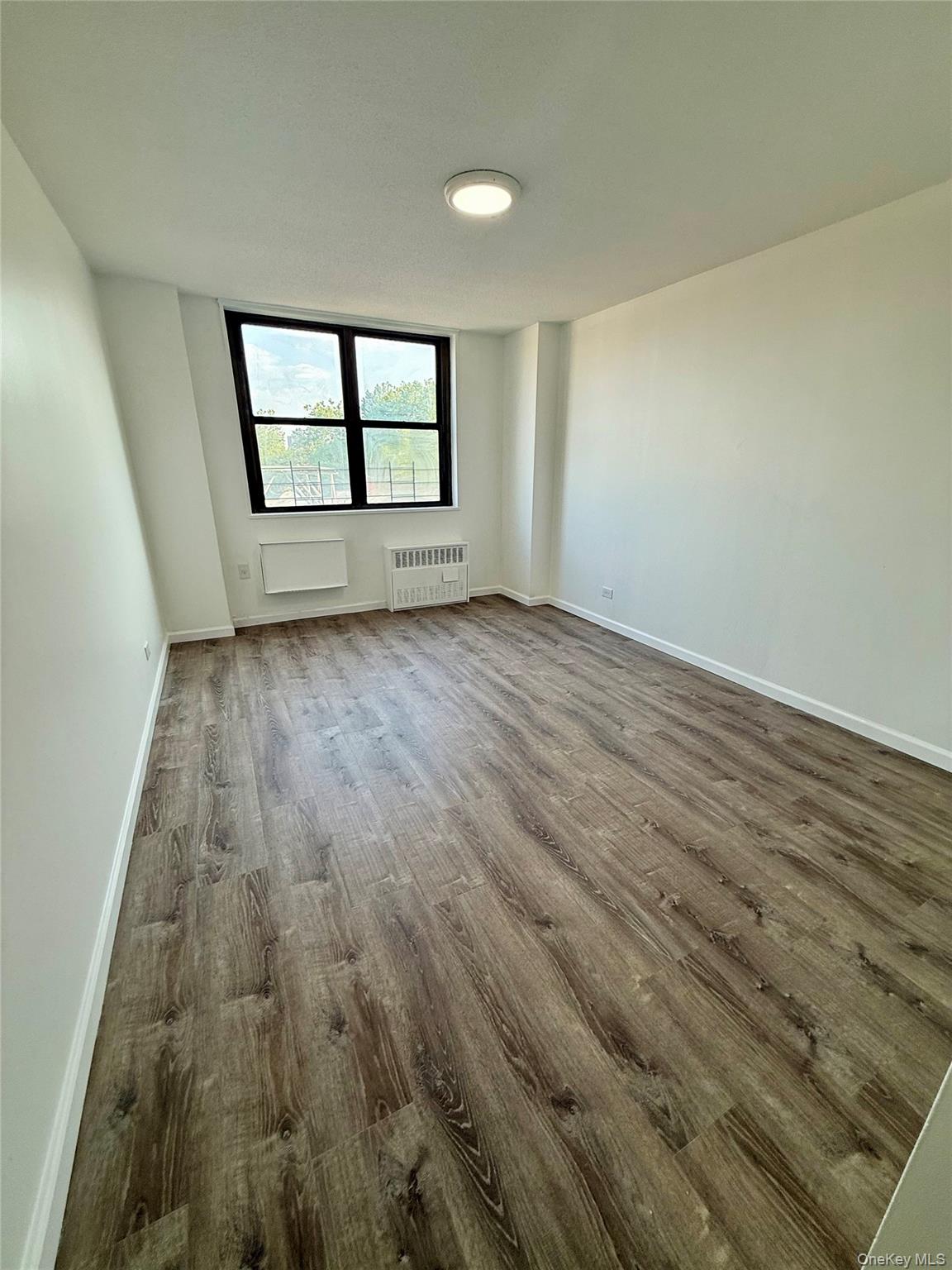 #4 photo, 1966 Newbold Avenue, ブロンクス区 Bronx , NY 10472