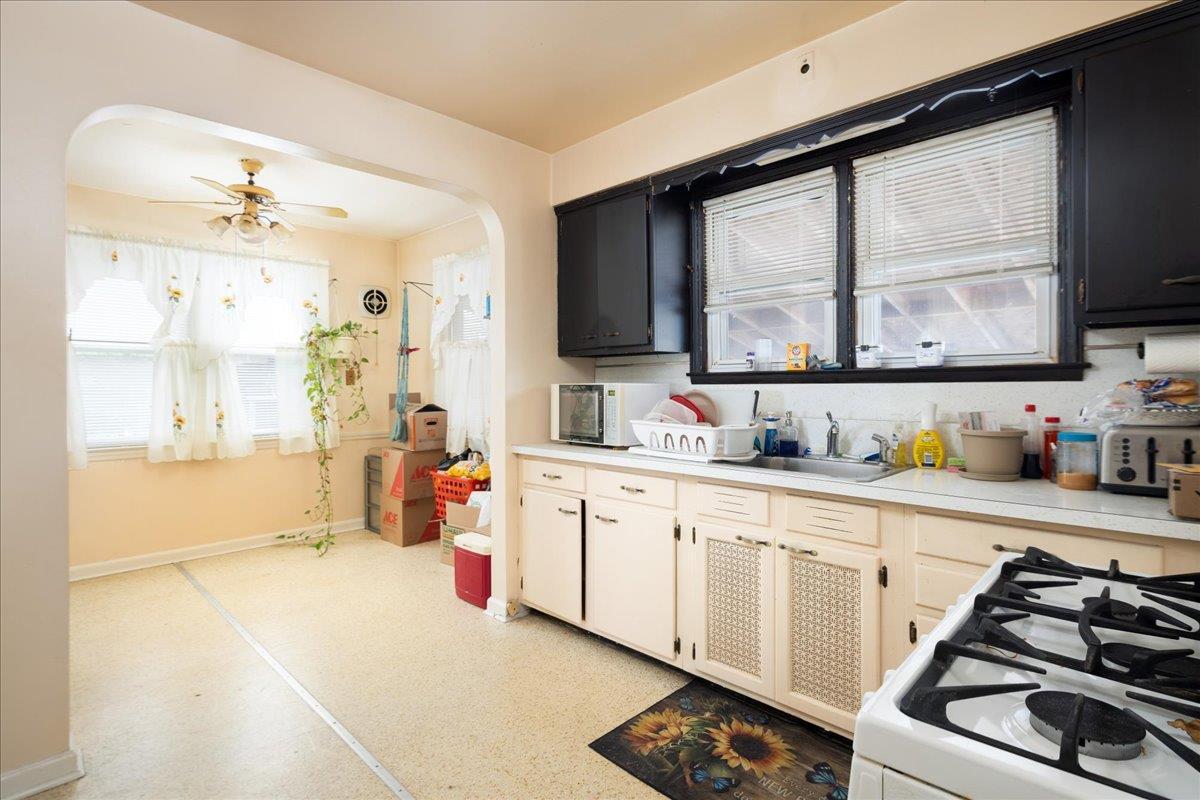 #10 photo, 343 Franklin Avenue, Hewlett , NY 11557