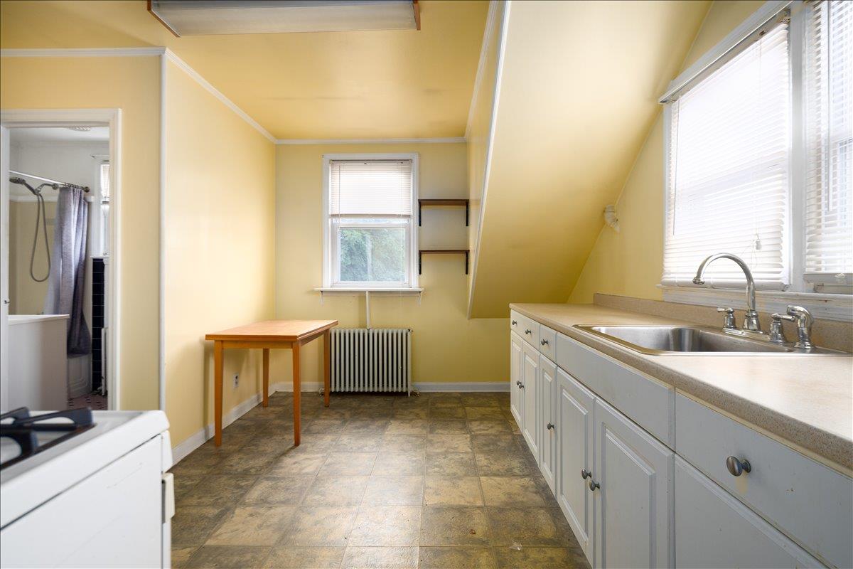 #14 photo, 343 Franklin Avenue, Hewlett , NY 11557