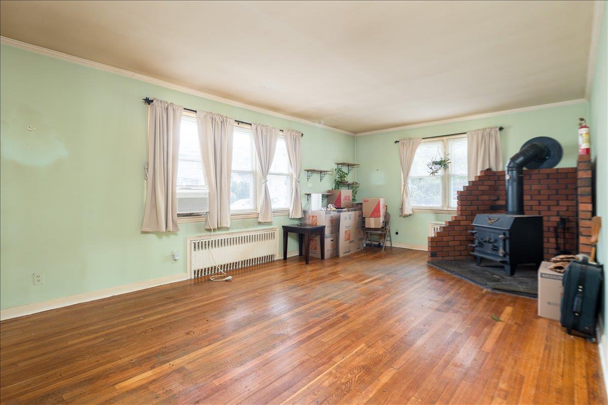 #3 photo, 343 Franklin Avenue, Hewlett , NY 11557