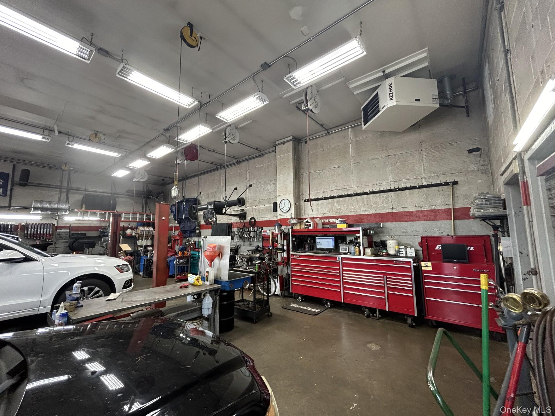 #8 photo, 988 W Jericho Turnpike, サフォーク郡 Smithtown , NY 11787