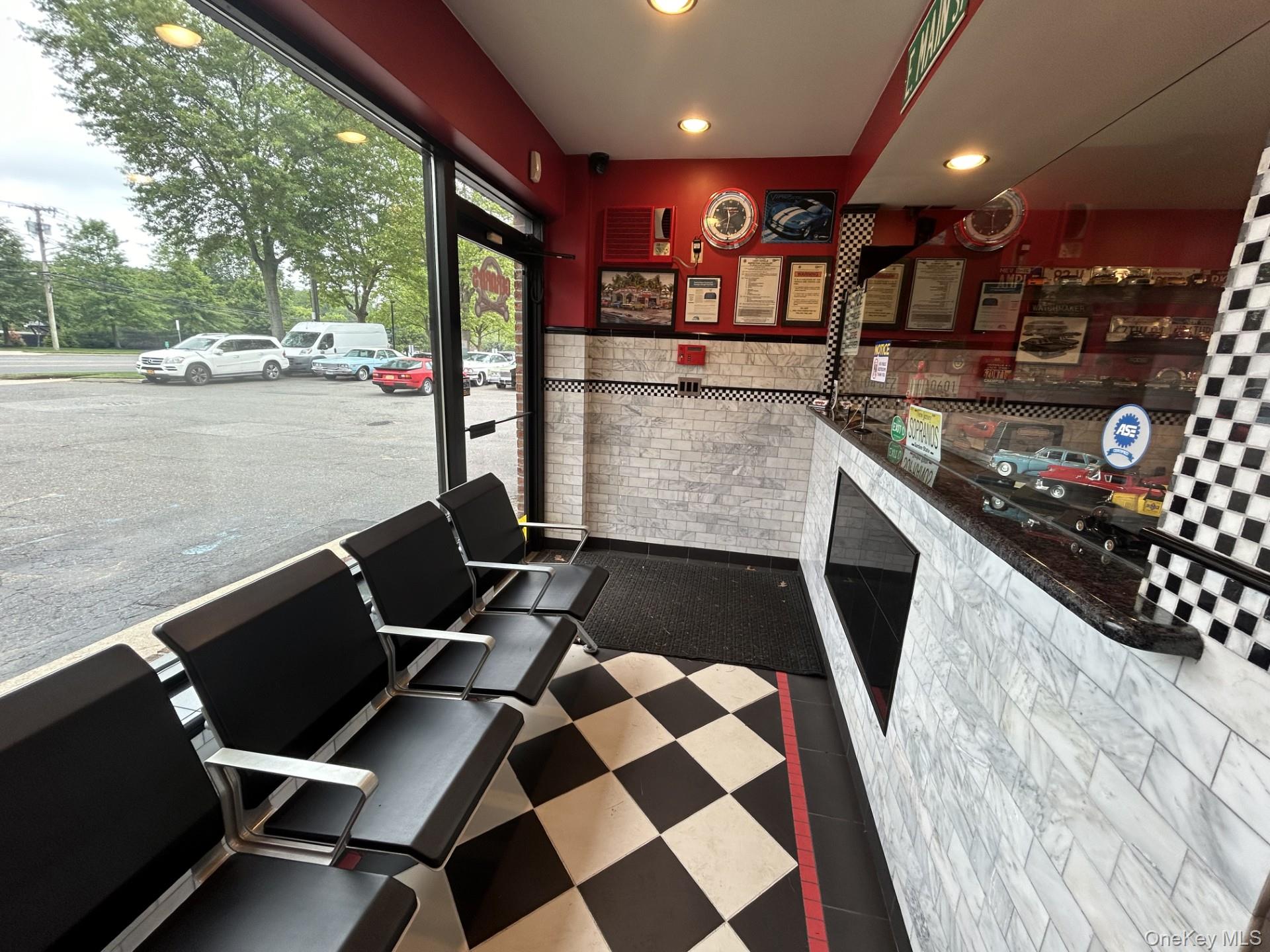 #9 photo, 988 W Jericho Turnpike, サフォーク郡 Smithtown , NY 11787