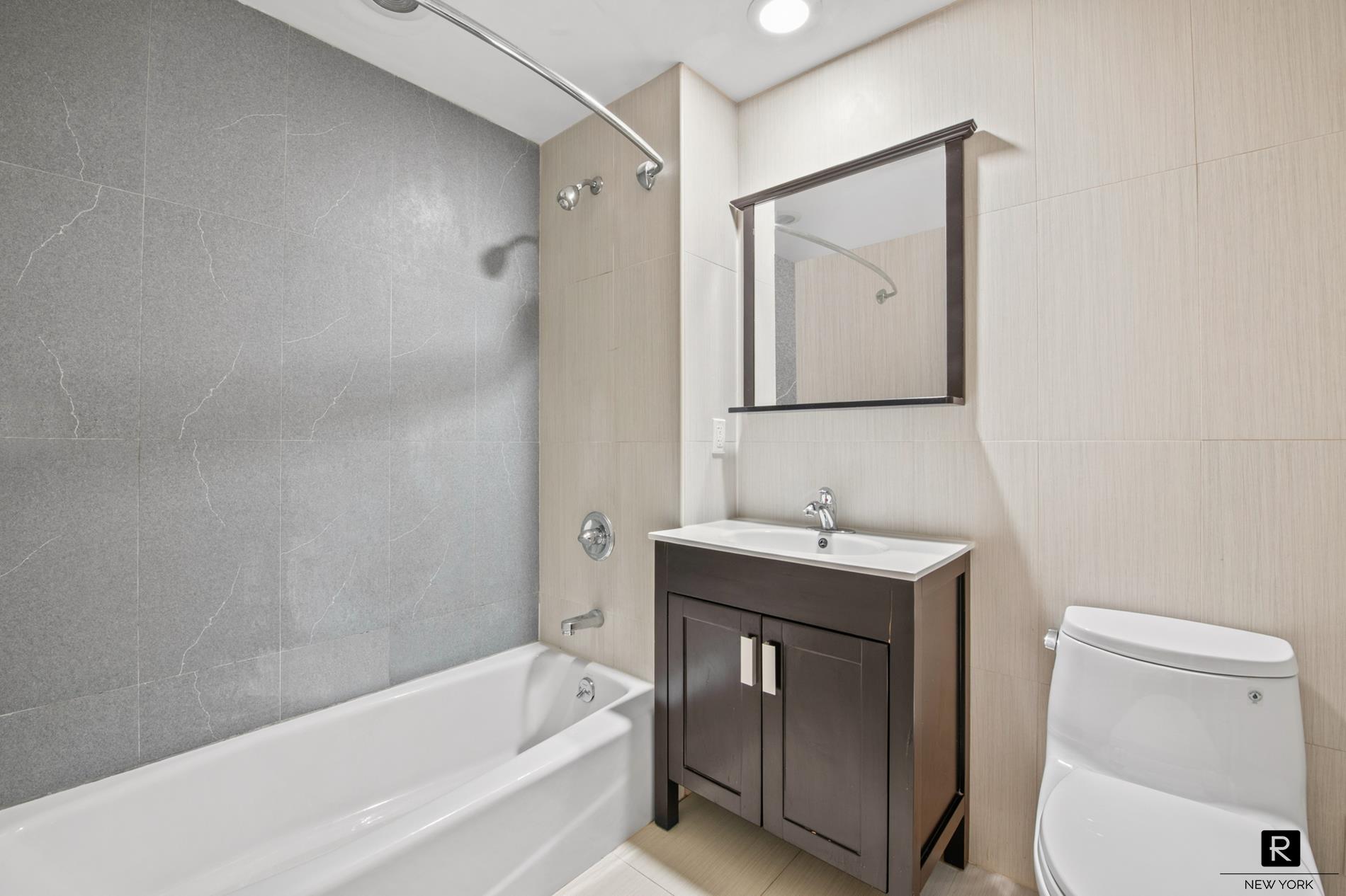 #7 photo, 456 W 167th Street, マンハッタン Washington Heights , NY 10032