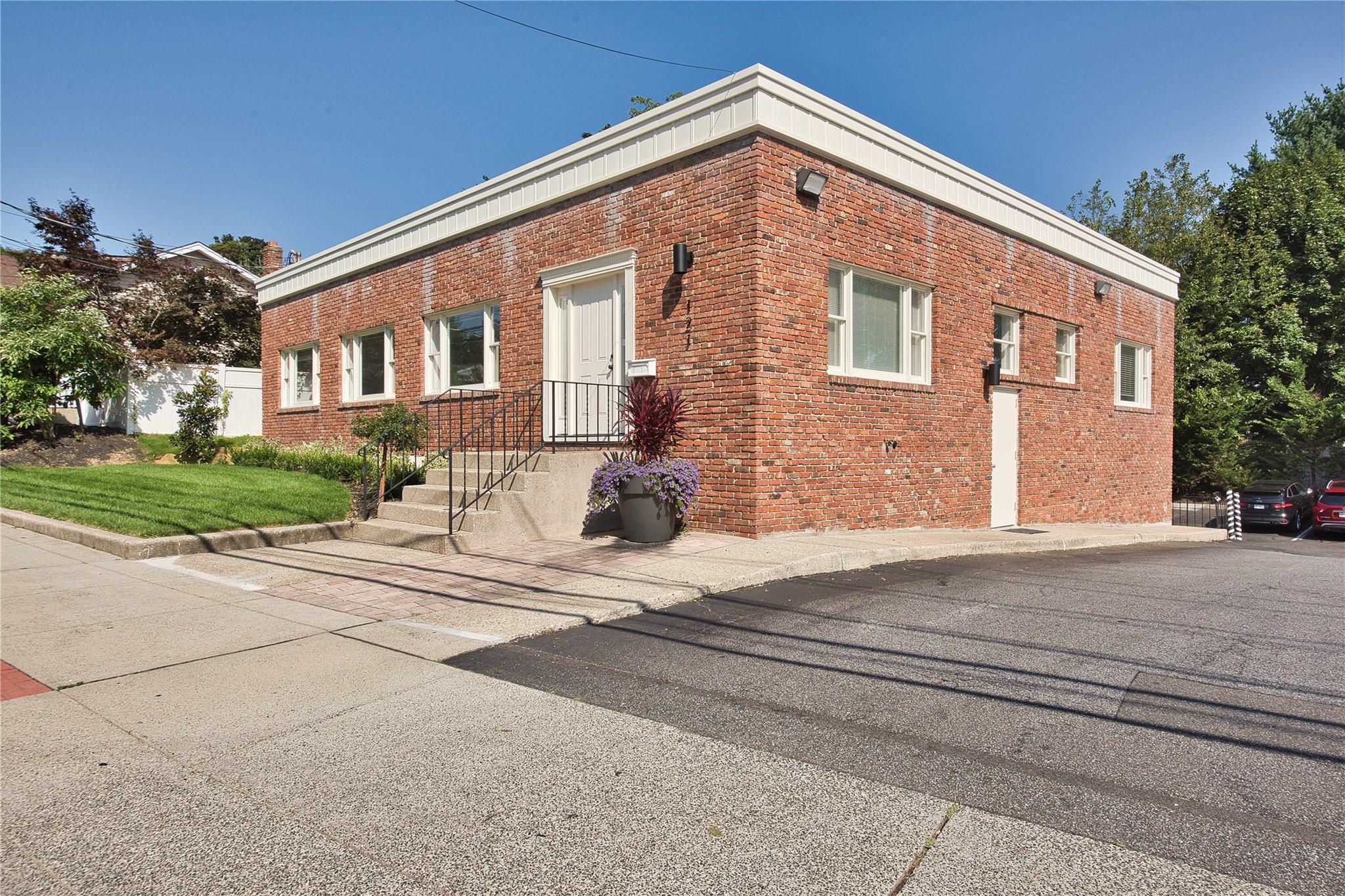 #3 photo, 121 Pulaski Road, サフォーク郡 Kings Park , NY 11754