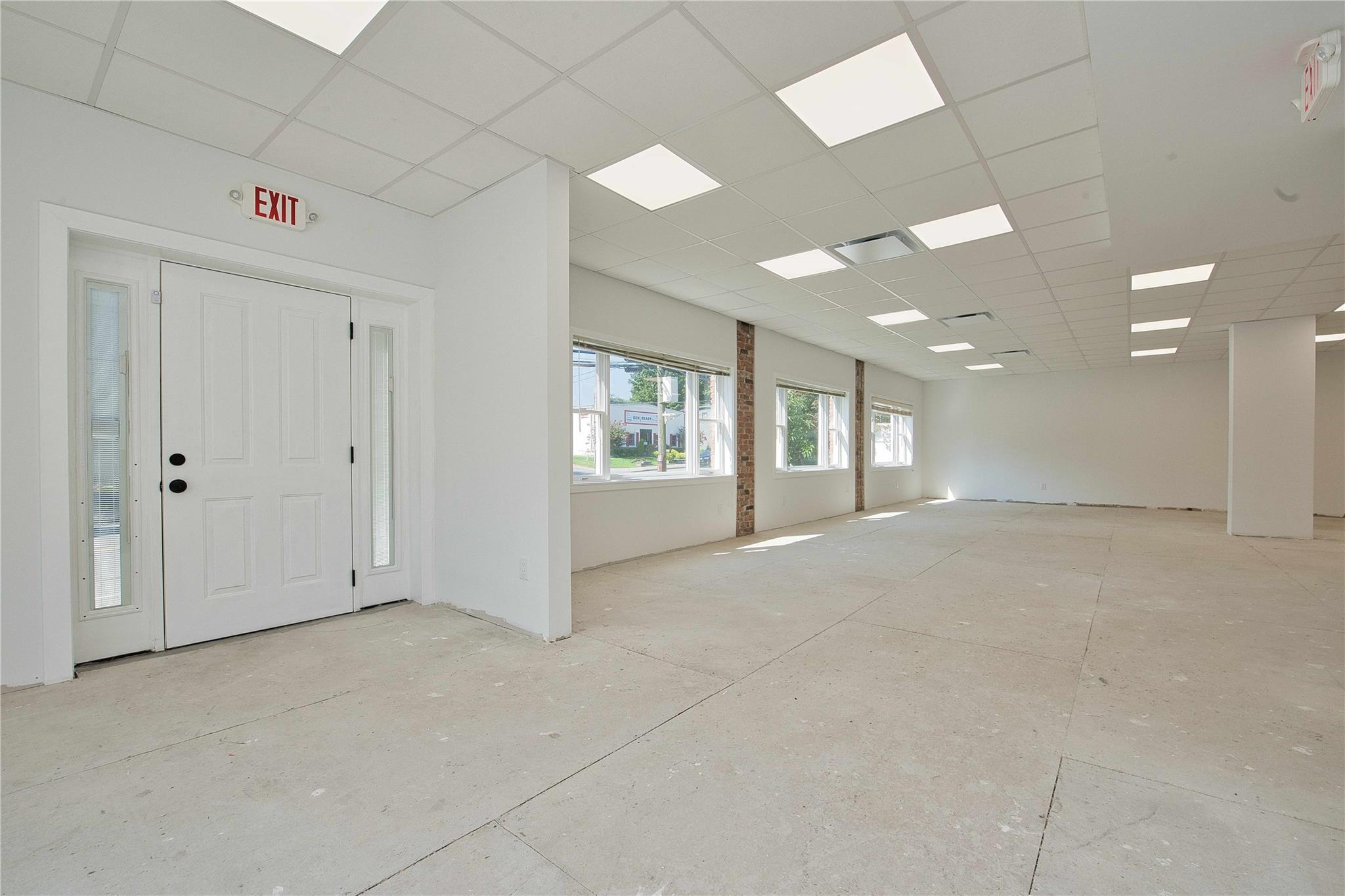 #7 photo, 121 Pulaski Road, サフォーク郡 Kings Park , NY 11754