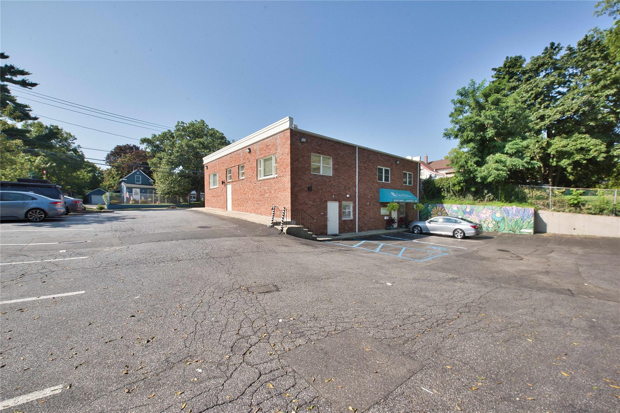 #14 photo, 121 Pulaski Road, サフォーク郡 Kings Park , NY 11754