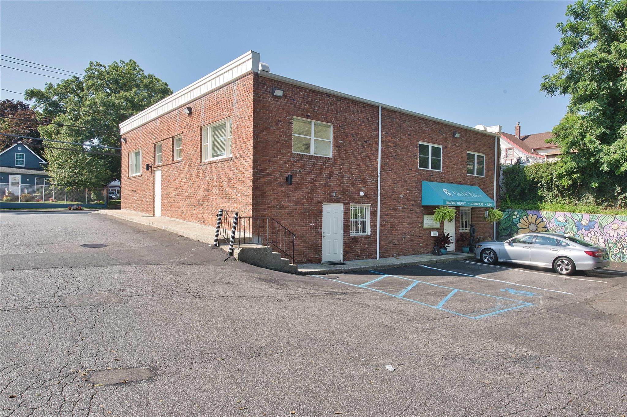 #7 photo, 121 Pulaski Road, サフォーク郡 Kings Park , NY 11754