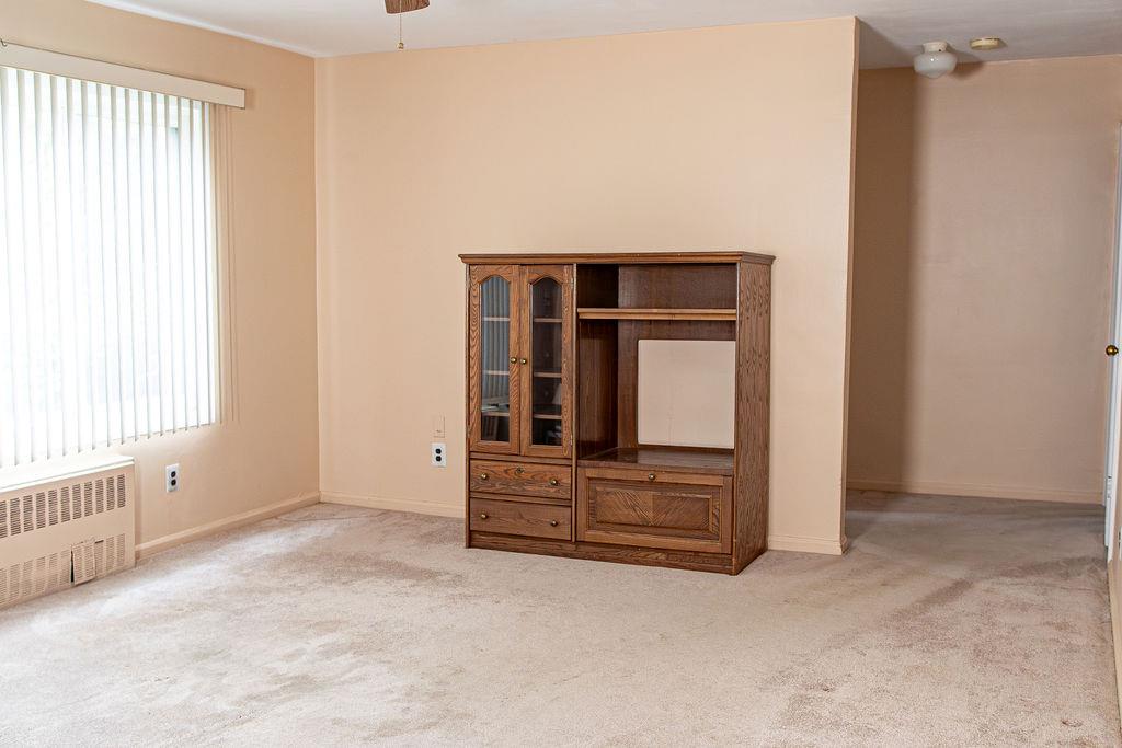 #3 photo, 182 Edmunton Dr, North Babylon , NY 11703