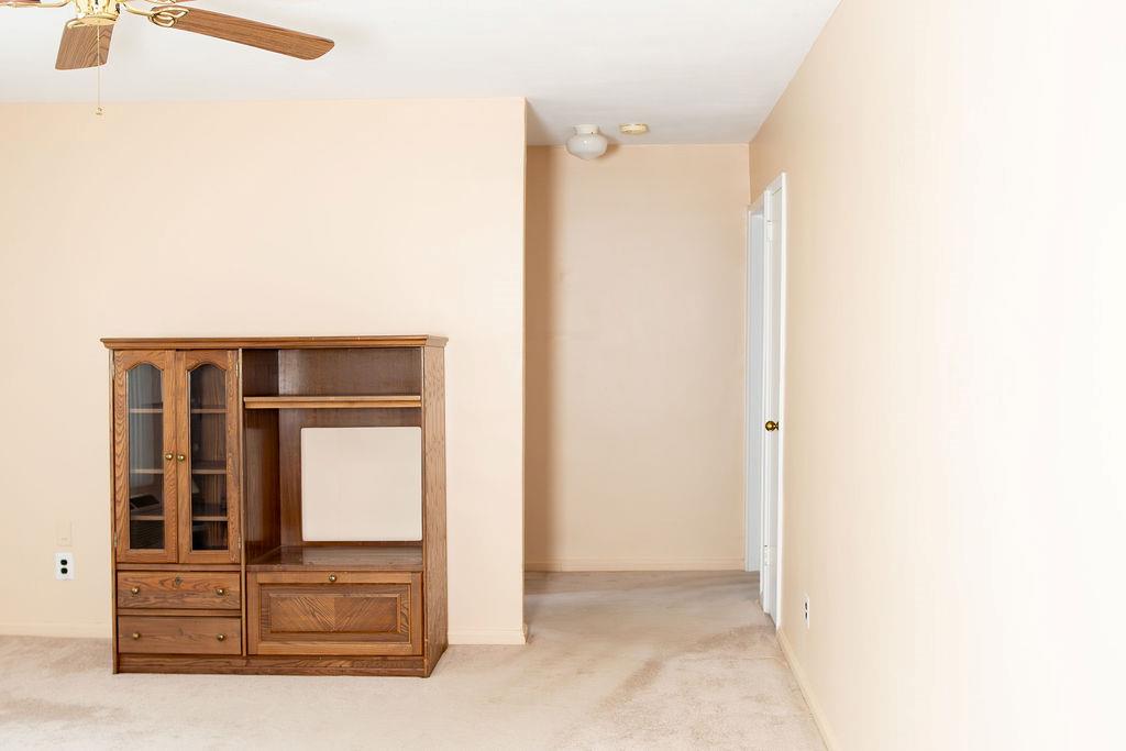 #4 photo, 182 Edmunton Dr, North Babylon , NY 11703