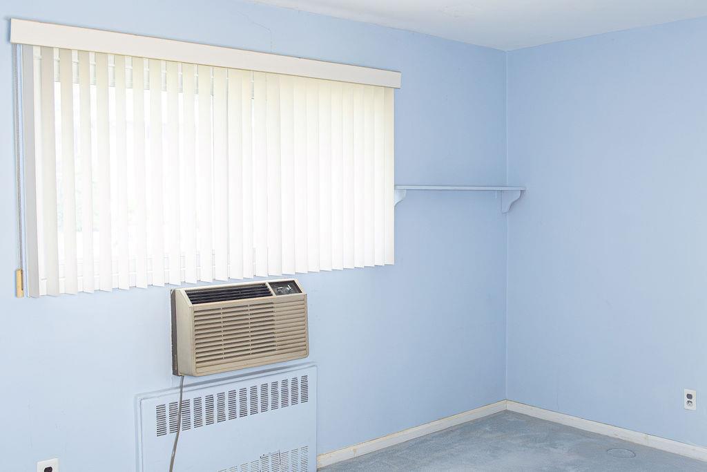 #7 photo, 182 Edmunton Dr, North Babylon , NY 11703