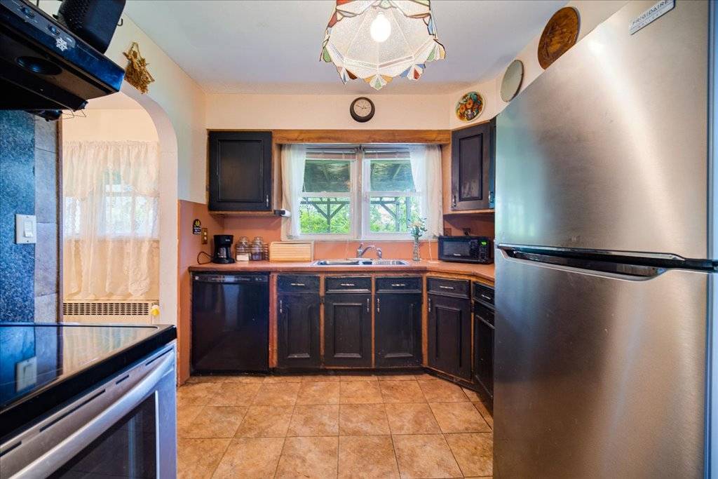 #13 photo, 571 International Blvd., Rock Tavern , NY 12550