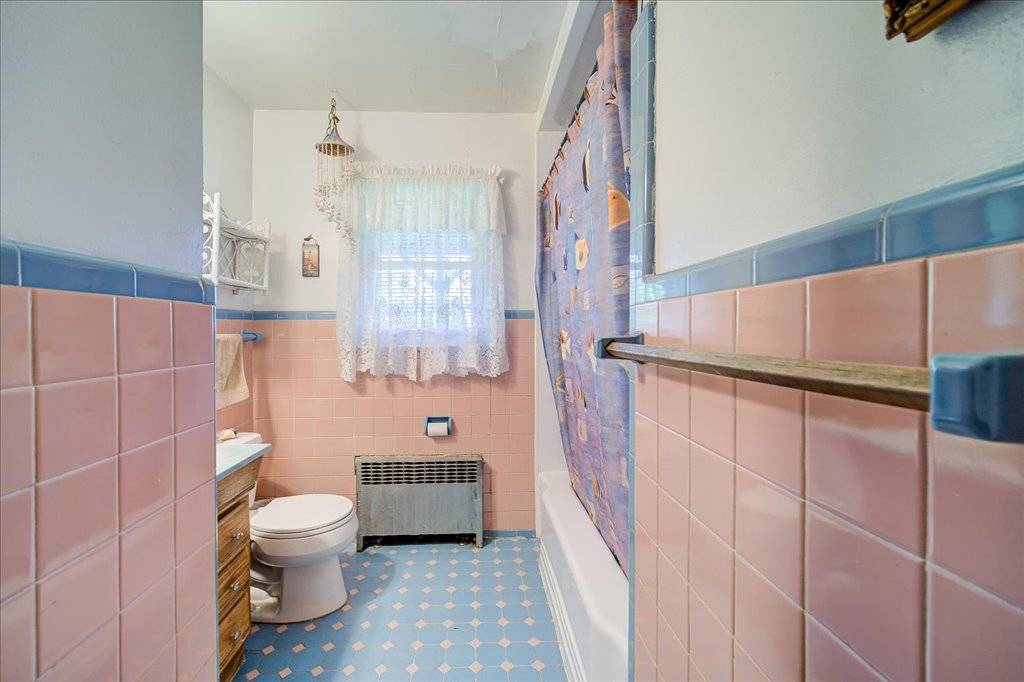 #20 photo, 571 International Blvd., Rock Tavern , NY 12550