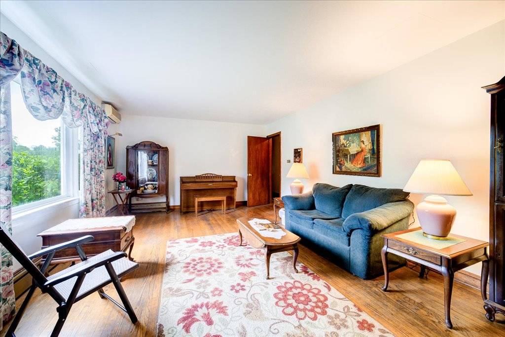 #9 photo, 571 International Blvd., Rock Tavern , NY 12550