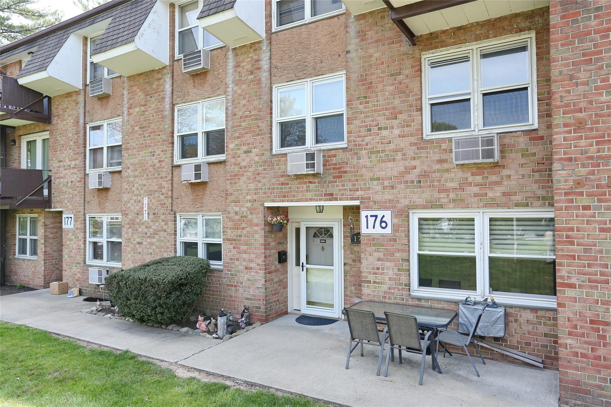 #1 photo, 176 Kearsing Parkway, Monsey , NY 10952