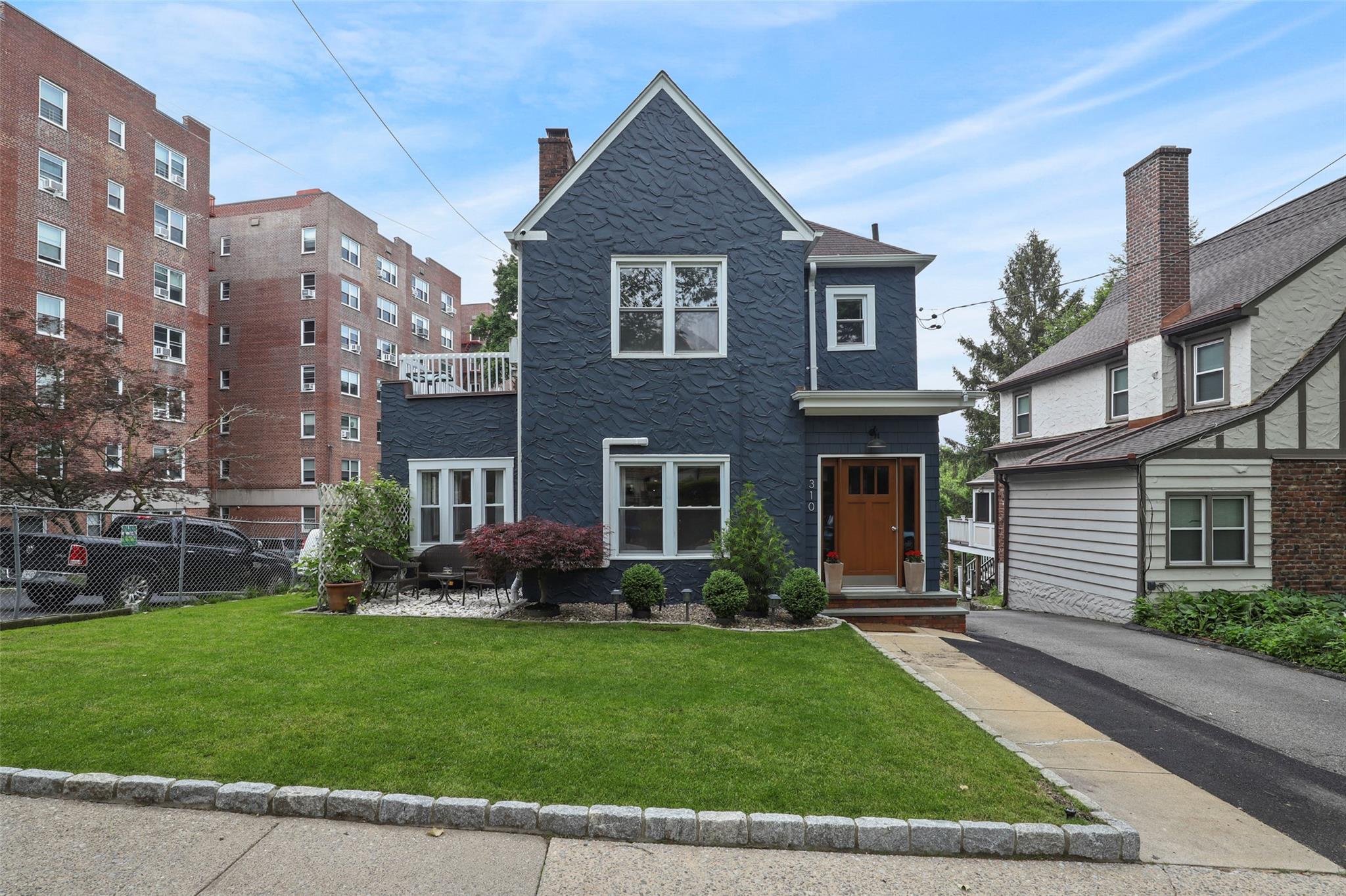 #1 photo, 310 Collins Avenue, Mount Vernon , NY 10552