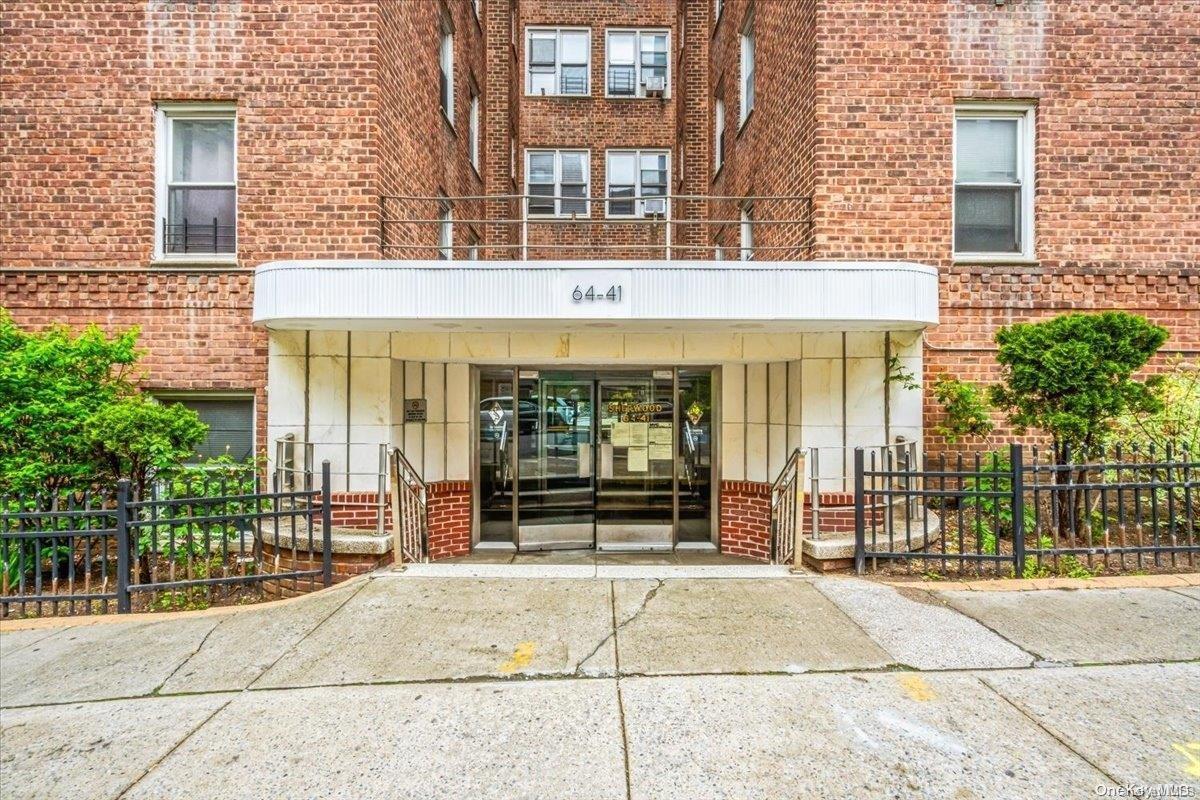#1 photo, 6441 saunders Street, كوينز Rego Park , NY 11374