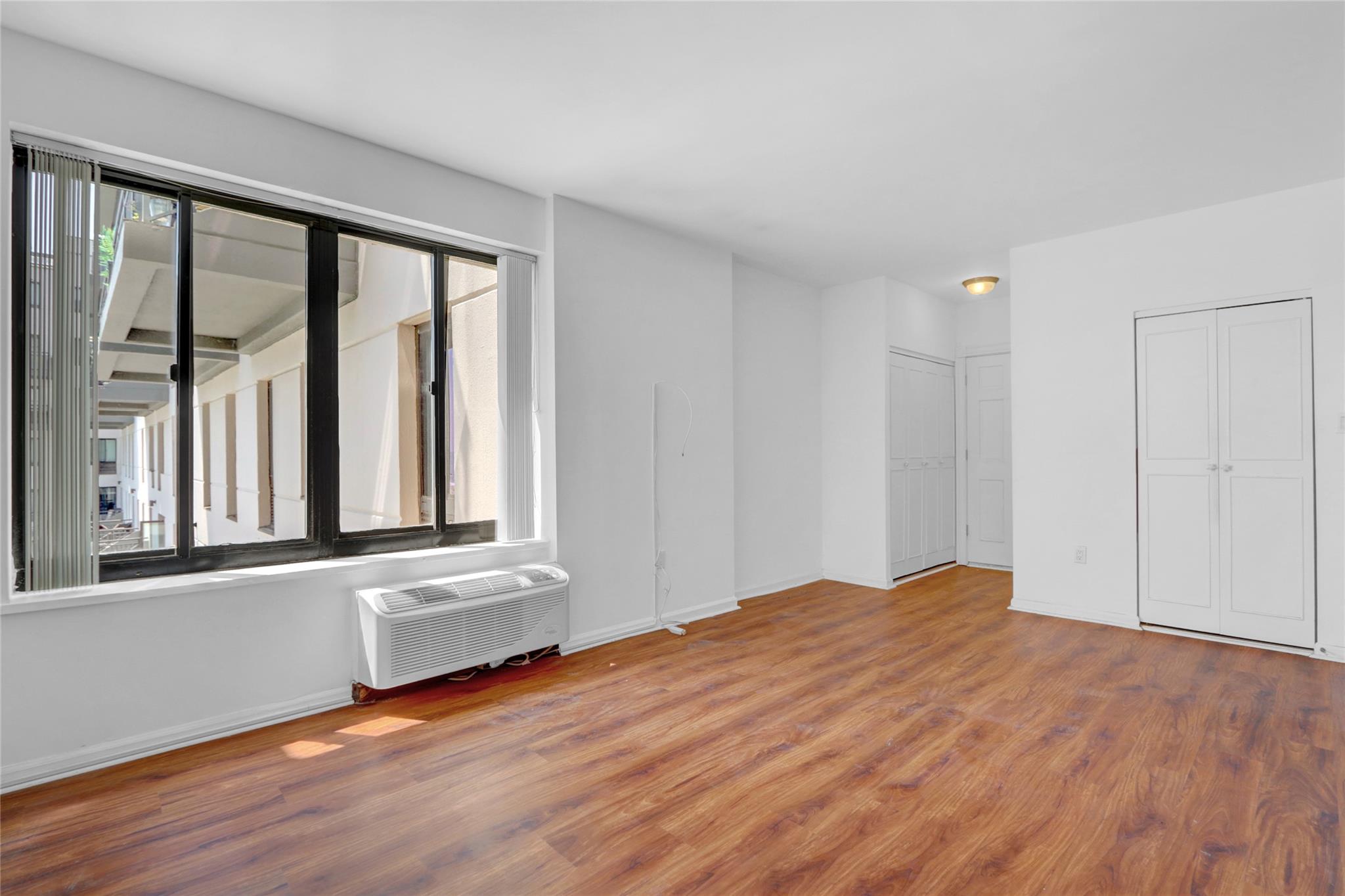 #15 photo, 100 W Broadway, ナッソー郡 Long Beach , NY 11561