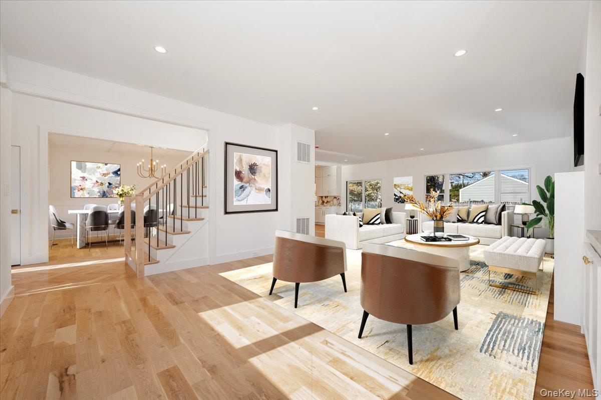 #7 photo, 118 Broadway, Massapequa Park , NY 11762