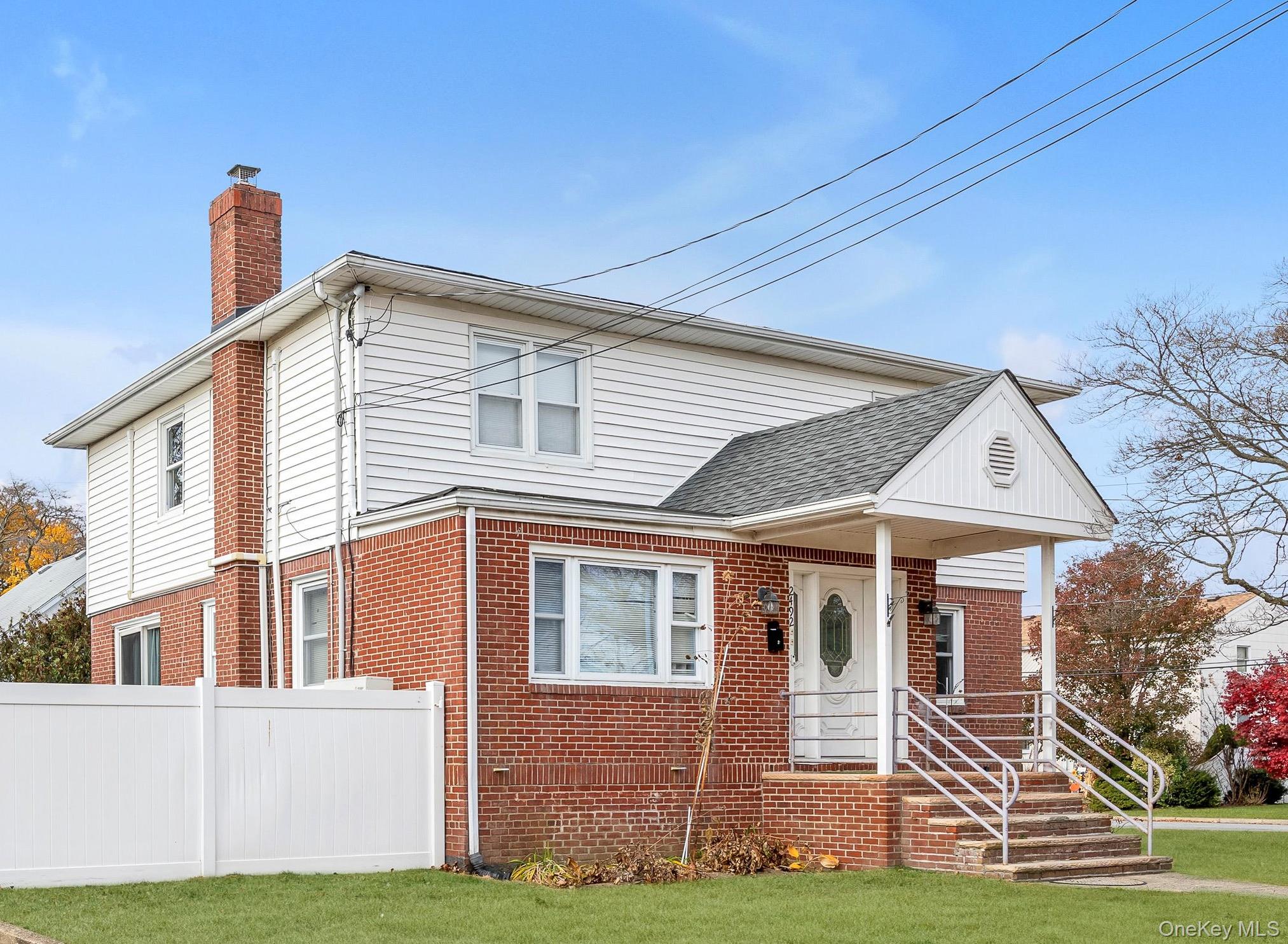 #2 photo, 2492 Lefferts Place, নাসাউ কাউন্টি Bellmore , NY 11710