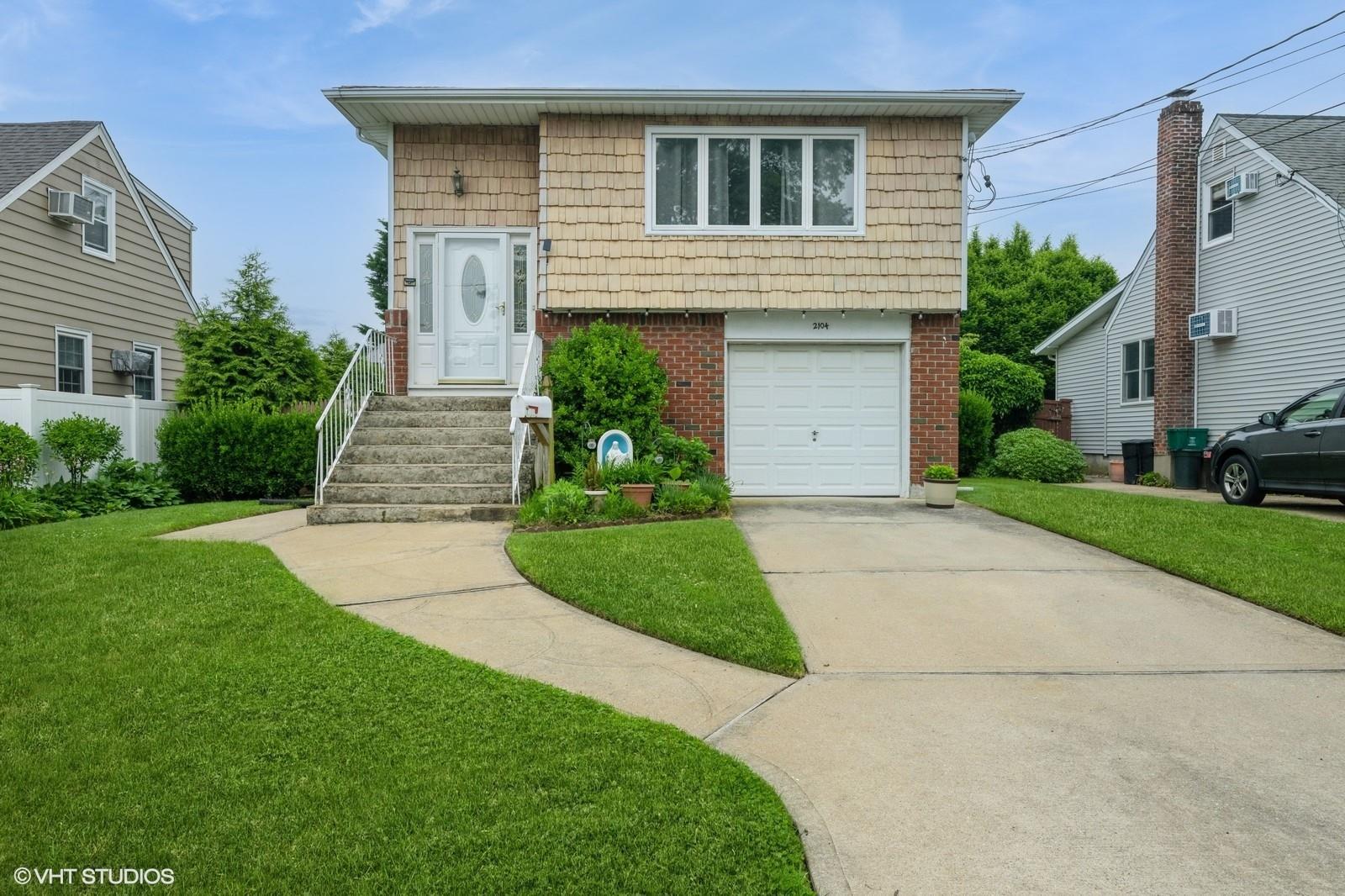 #2 photo, 2104 Fir Street, Wantagh , NY 11793