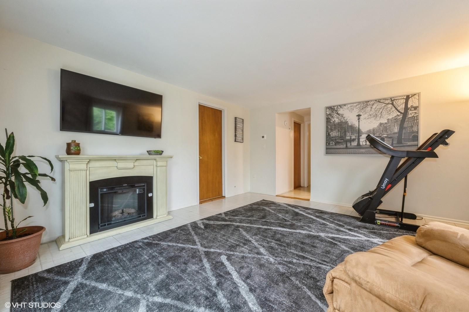 #20 photo, 2104 Fir Street, Wantagh , NY 11793