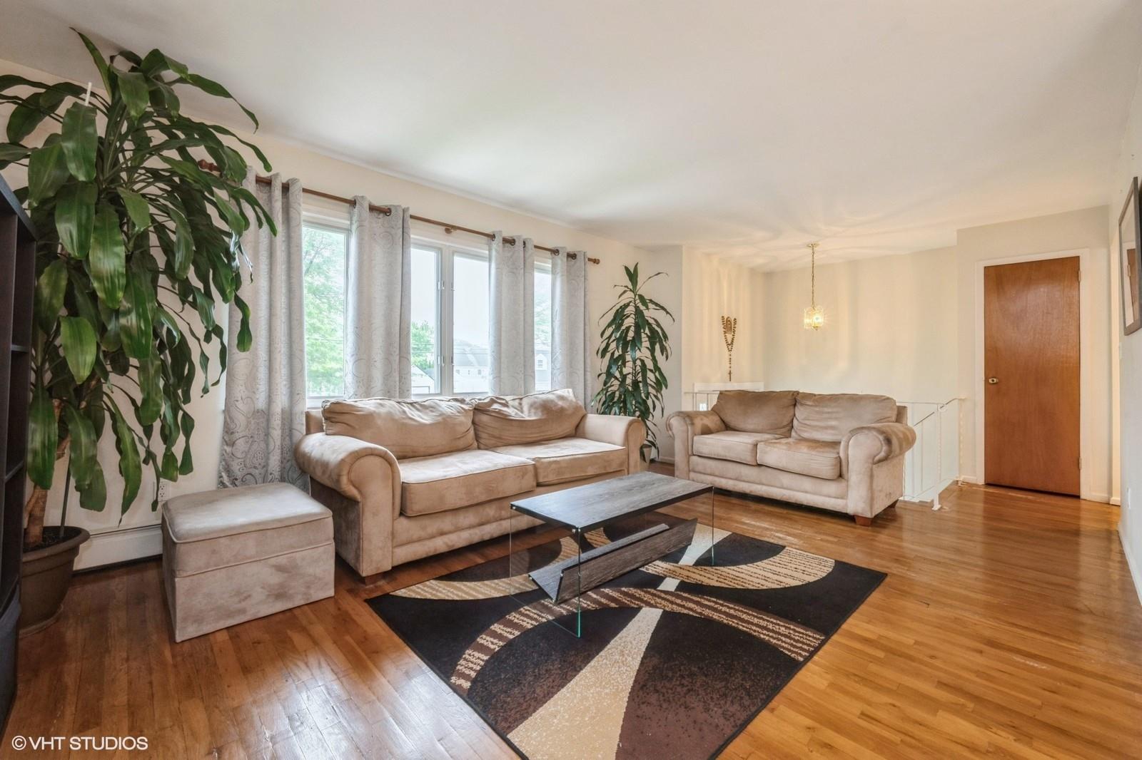 #4 photo, 2104 Fir Street, Wantagh , NY 11793