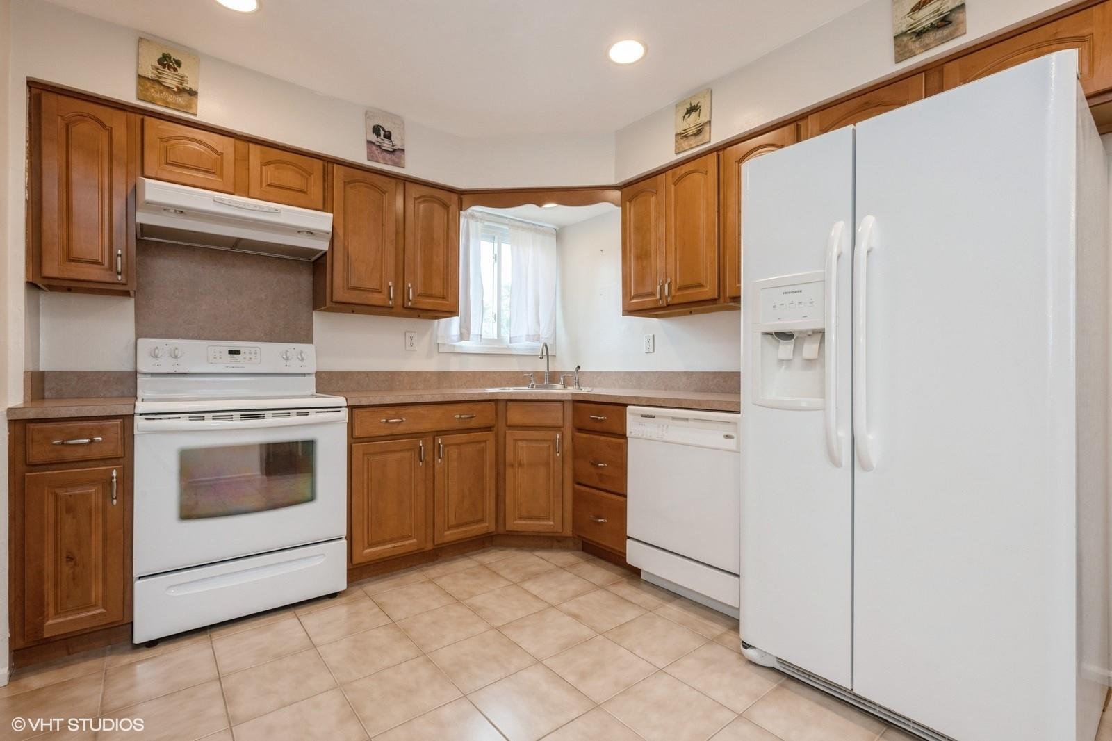 #9 photo, 2104 Fir Street, Wantagh , NY 11793