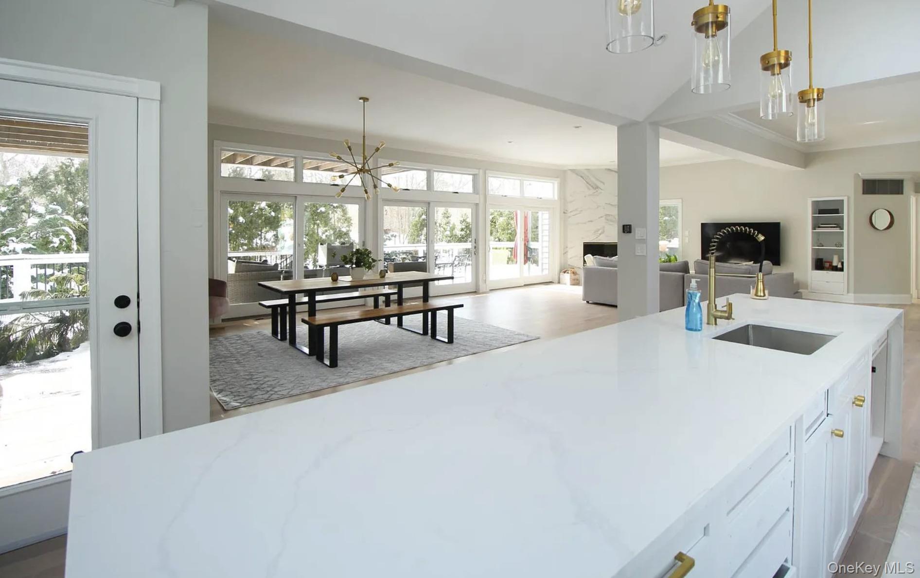 #13 photo, 4 Douglas Court, 東長島 汉普顿 Hampton Bays , NY 11946