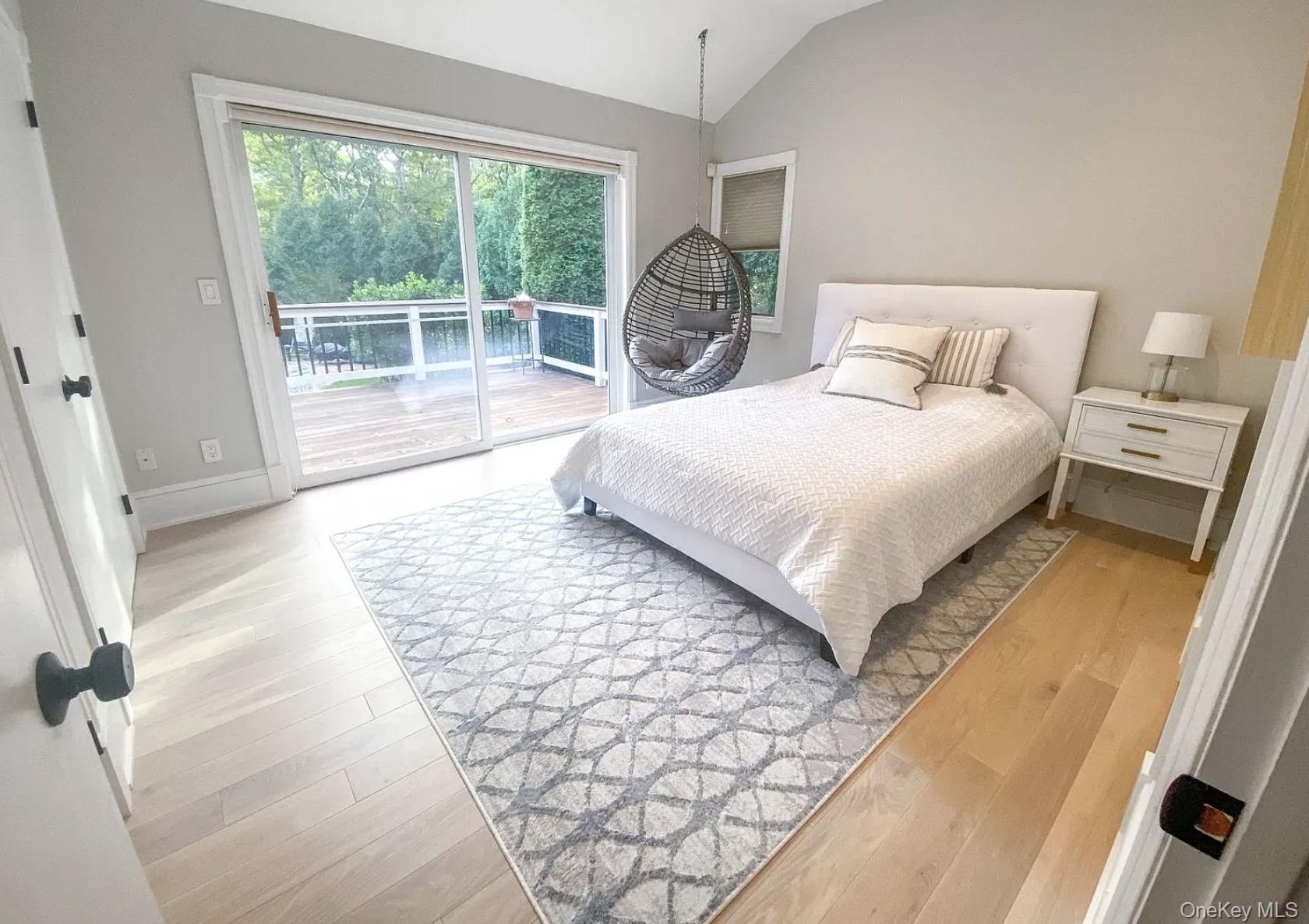 #15 photo, 4 Douglas Court, 東長島 汉普顿 Hampton Bays , NY 11946